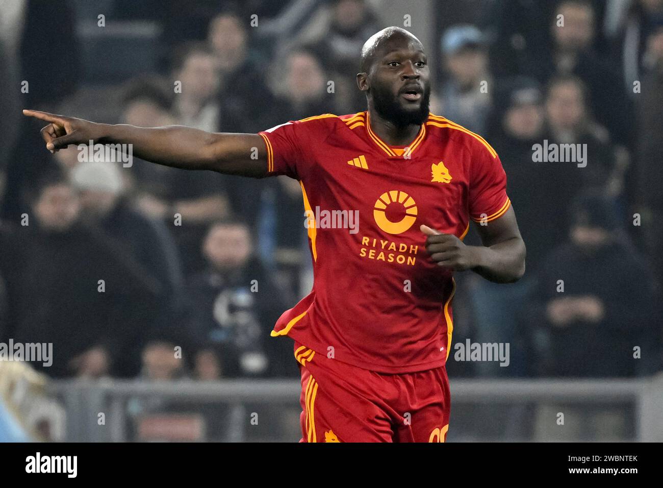 Romelu Lukaku de L'AS Roma fait des gestes lors du match de football de la coupe d'Italie entre le SS Lazio et L'AS Roma au stade Olimpico de Rome (Italie), le 10 janvier 2024. Banque D'Images Romelu Lukaku de L'AS Roma fait des gestes lors du match de football de la coupe d'Italie entre le SS Lazio et L'AS Roma au stade Olimpico de Rome (Italie), le 10 janvier 2024. Banque D'Images