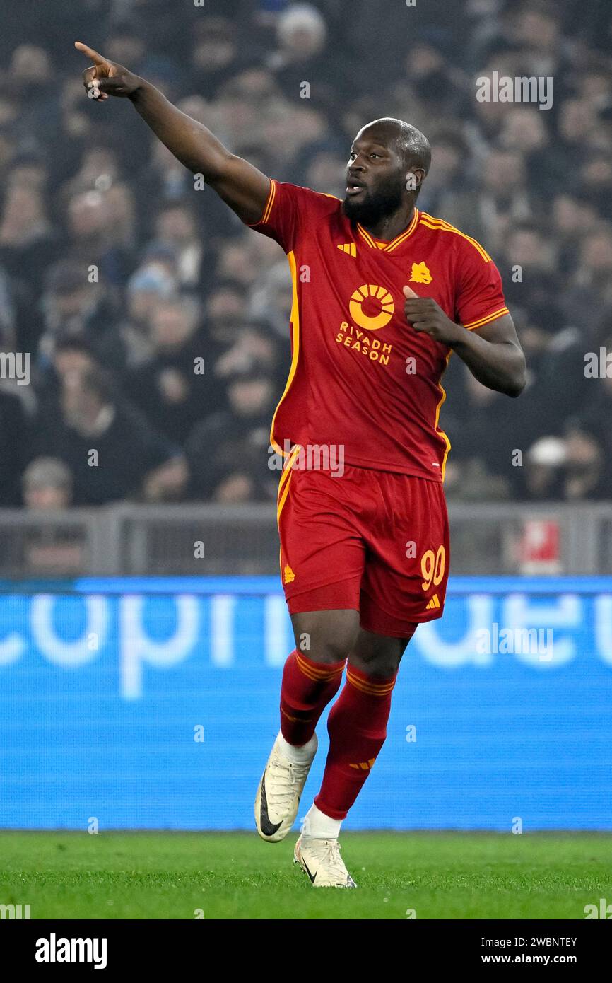 Romelu Lukaku de L'AS Roma fait des gestes lors du match de football de la coupe d'Italie entre le SS Lazio et L'AS Roma au stade Olimpico de Rome (Italie), le 10 janvier 2024. Banque D'Images Romelu Lukaku de L'AS Roma fait des gestes lors du match de football de la coupe d'Italie entre le SS Lazio et L'AS Roma au stade Olimpico de Rome (Italie), le 10 janvier 2024. Banque D'Images