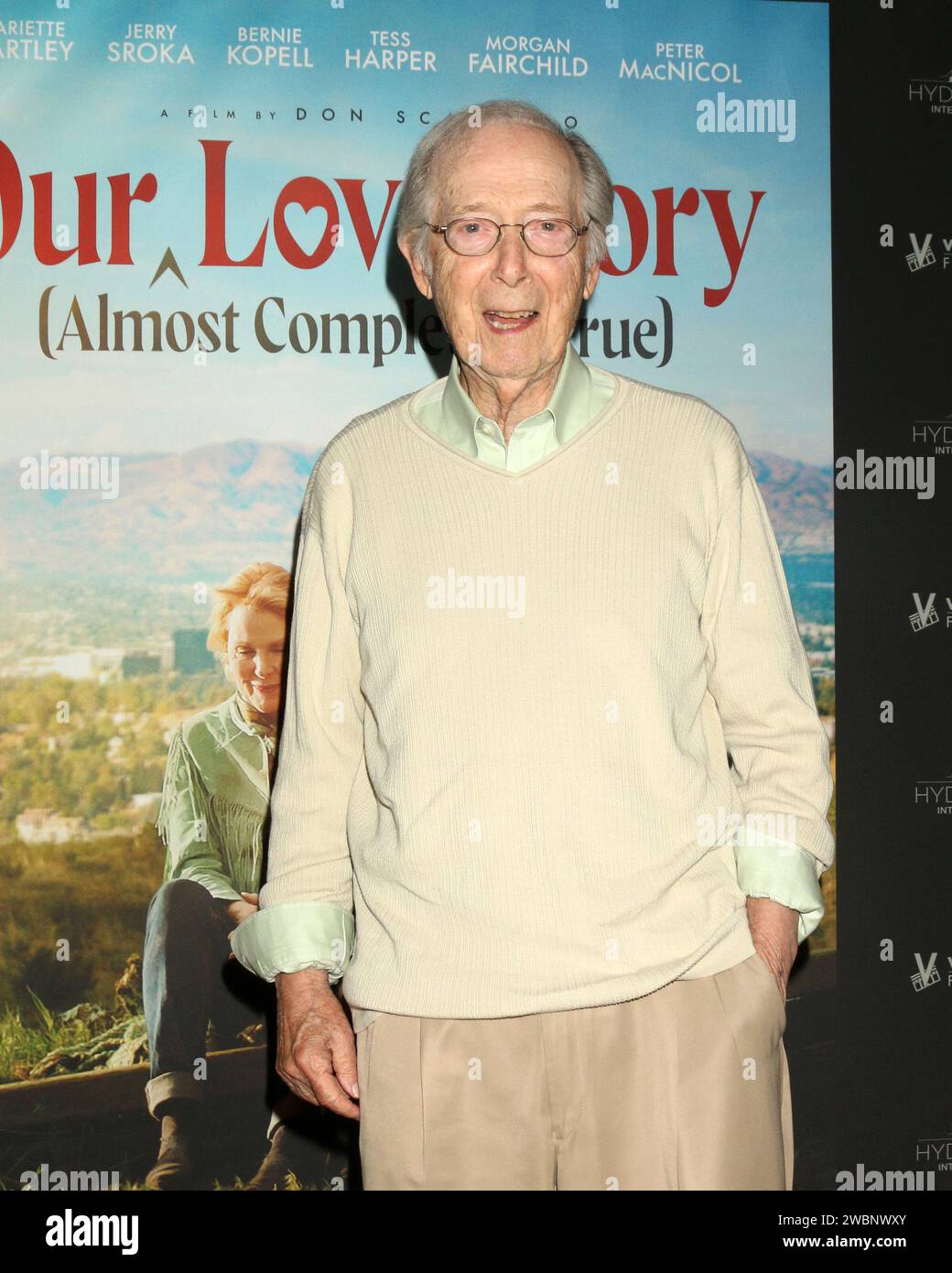 Projection spéciale de notre histoire d'amour presque complètement vraie au Laemmle Town Center 5 Theaters le 8 décembre 2023 à Encino, CA avec : Bernie Kopell où : Encino, Californie, États-Unis quand : 08 décembre 2023 crédit : Nicky Nelson/WENN Banque D'Images