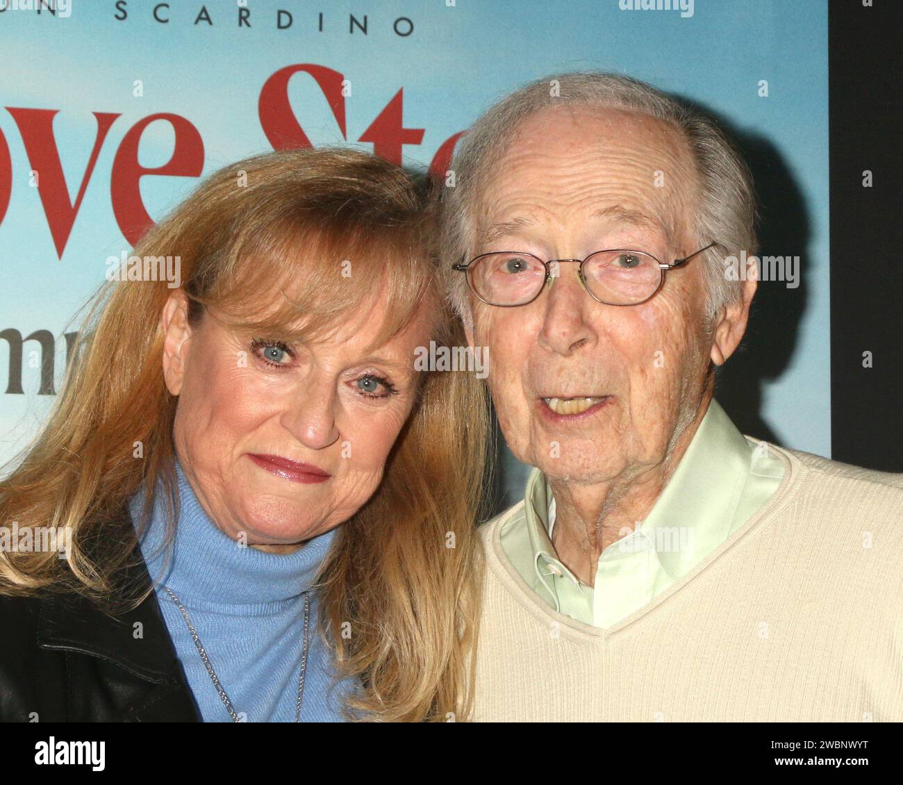 Projection spéciale de notre histoire d'amour presque complètement vraie au Laemmle Town Center 5 Theaters le 8 décembre 2023 à Encino, CA avec : Catrina Kopell, Bernie Kopell où : Encino, Californie, États-Unis quand : 08 décembre 2023 crédit : Nicky Nelson/WENN Banque D'Images