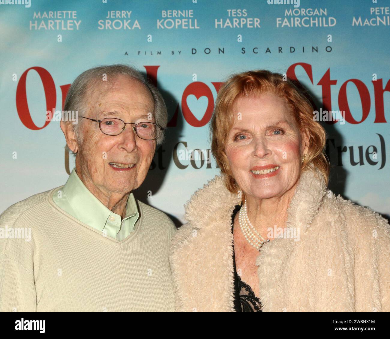 Projection spéciale de notre histoire d'amour presque complètement vraie au Laemmle Town Center 5 Theaters le 8 décembre 2023 à Encino, CA avec : Bernie Kopell, Mariette Hartley où : Encino, Californie, États-Unis quand : 09 décembre 2023 crédit : Nicky Nelson/WENN Banque D'Images