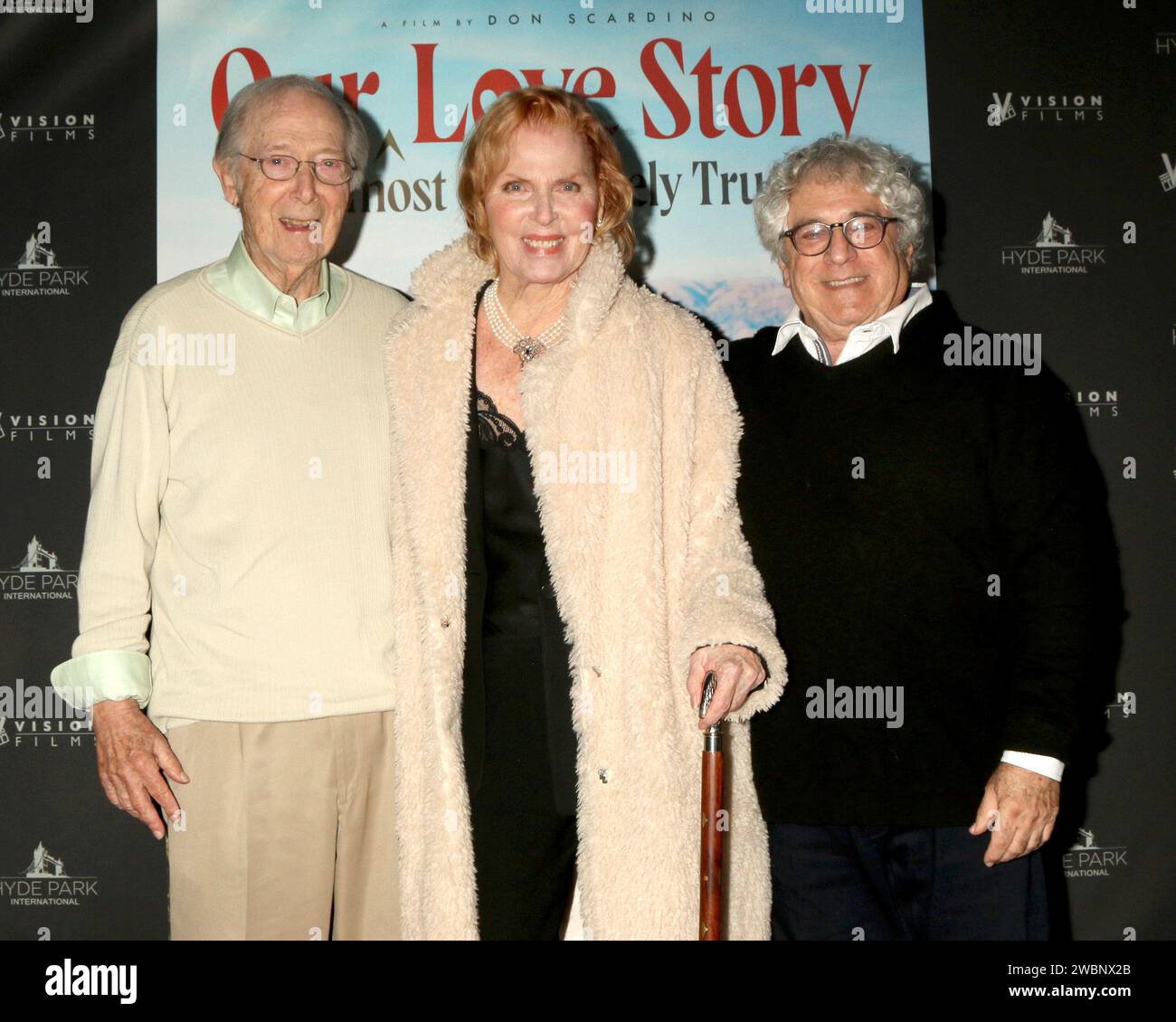 Projection spéciale de notre histoire d'amour presque complètement vraie au Laemmle Town Center 5 Theaters le 8 décembre 2023 à Encino, CA avec : Bernie Kopell, Mariette Hartley, Jerry Sroka où : Encino, Californie, États-Unis quand : 09 décembre 2023 crédit : Nicky Nelson/WENN Banque D'Images