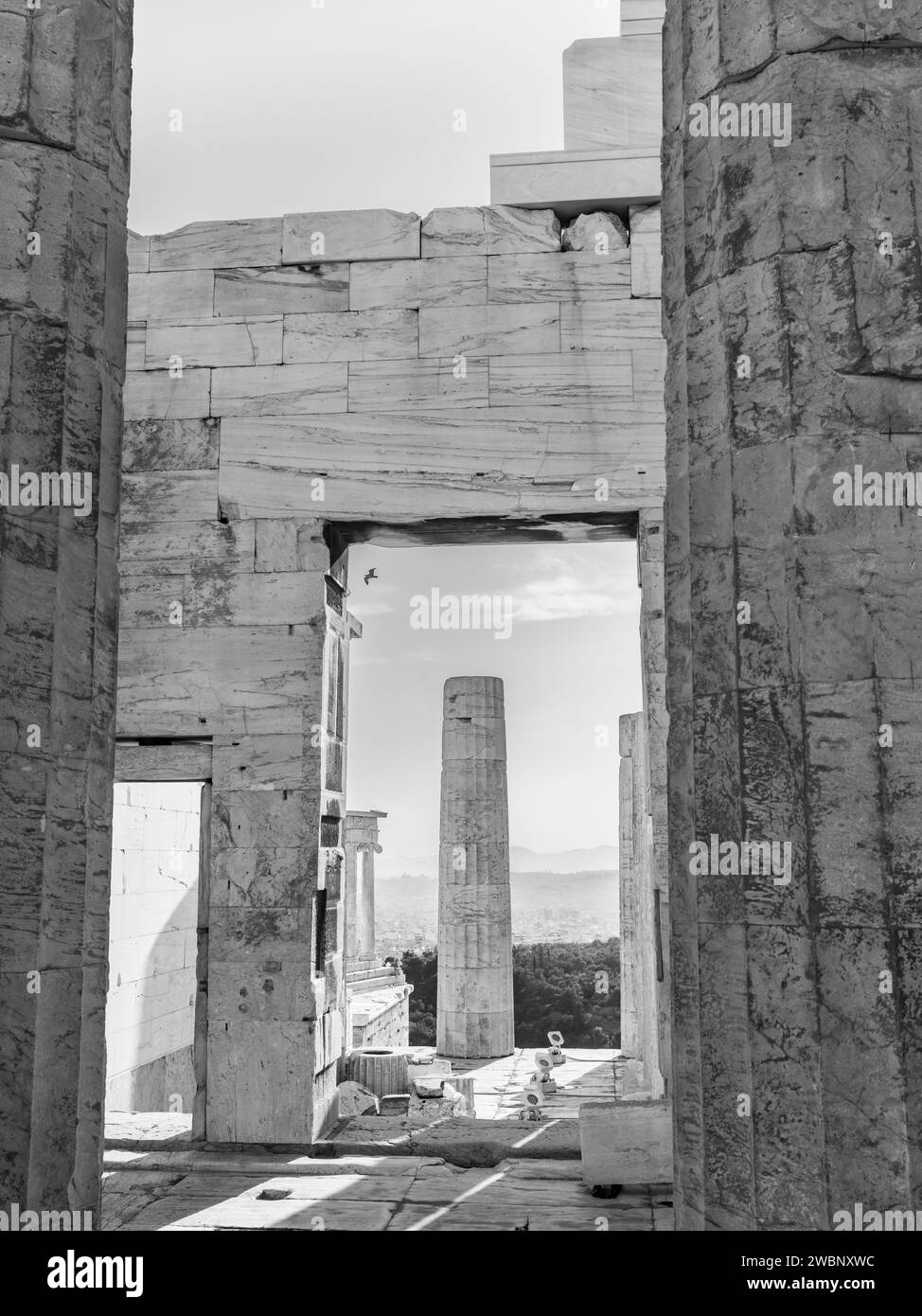 L'Acropole d'Athènes est une ancienne citadelle située sur un éperon rocheux au-dessus de la ville d'Athènes, en Grèce Banque D'Images