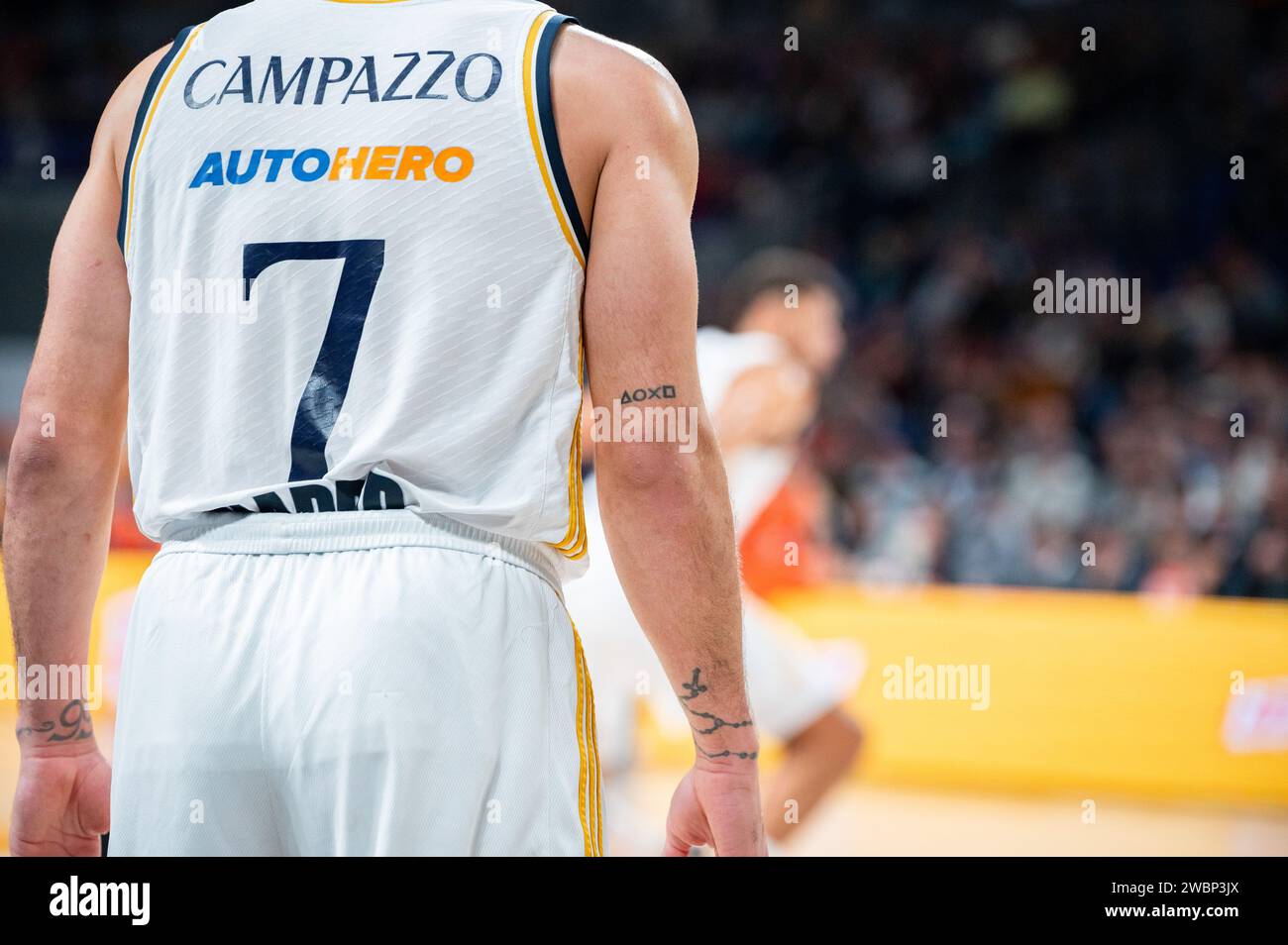 Madrid, Espagne. 11 janvier 2024. Un détail d'un tatouage de Facundo Campazzo du Real Madrid lors du match de basket-ball Euroleague entre le Real Madrid et Valence au Wizink Center. Score final ; Real Madrid 96:86 Valence crédit : SOPA Images Limited/Alamy Live News Banque D'Images