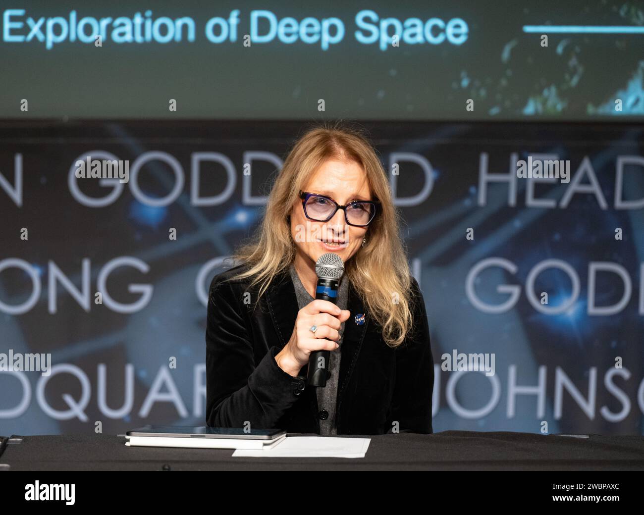 La ministre Milena Stoycheva a prononcé une allocution lors de la signature des accords d'Artemis le 9 novembre 2023, au quartier général de la NASA Mary W. Jackson à Washington. La Bulgarie est devenue le 32ème pays à signer les accords, qui fournissent des principes pour la coopération internationale dans le programme Artemis de la NASA. Banque D'Images