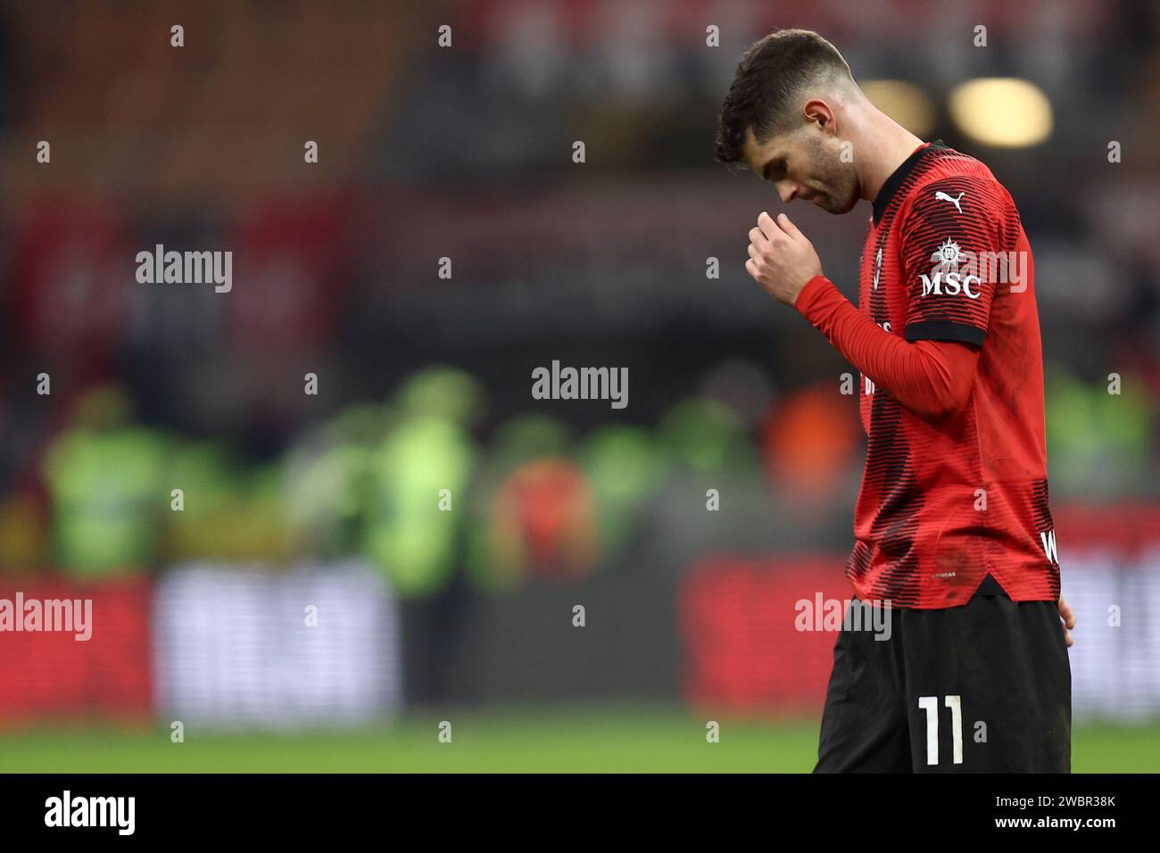 Christian Pulisic de l'AC Milan semble abattu à la fin du match Coppa Italia entre l'AC Milan et Atalanta BC au Stadio Giuseppe Meazza le 10 janvier 2024 à Milan, Italie . Banque D'Images