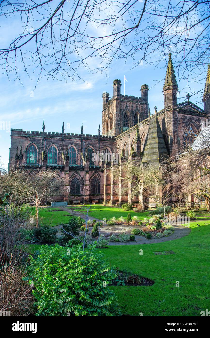 La cathédrale dans la ville Cheshire de Chester Angleterre pendant l'hiver. Banque D'Images