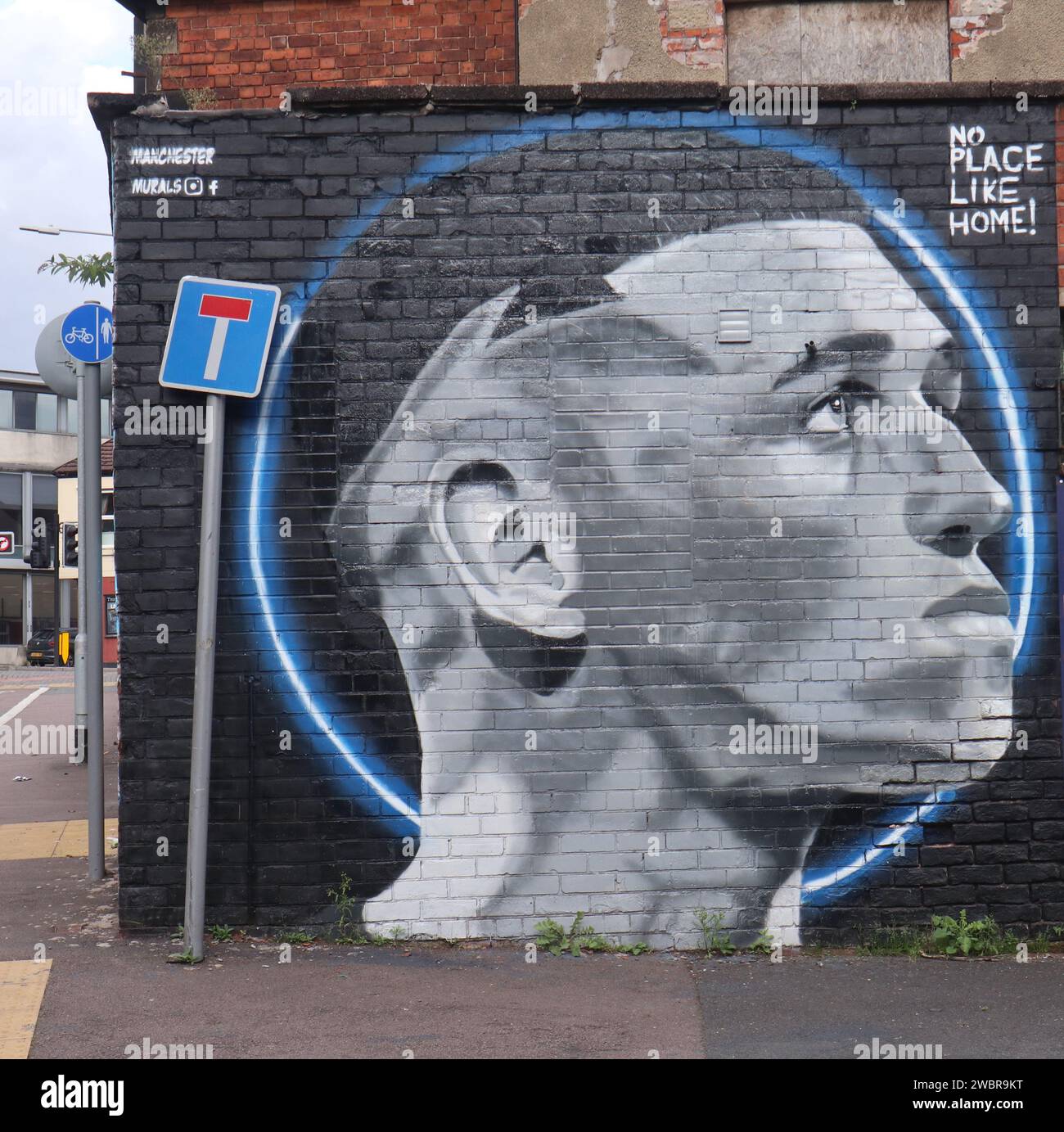 13 septembre 2023 Une fresque de Phil Foden, un joueur de Manchester City & Englan, sur un mur latéral à Stockport Greater Manchester Foden est né à Stockport, Greater Manchester le 28 mai 2000. La murale a été créée par « Manchester Murals » ©GED Noonan/Alamy Banque D'Images