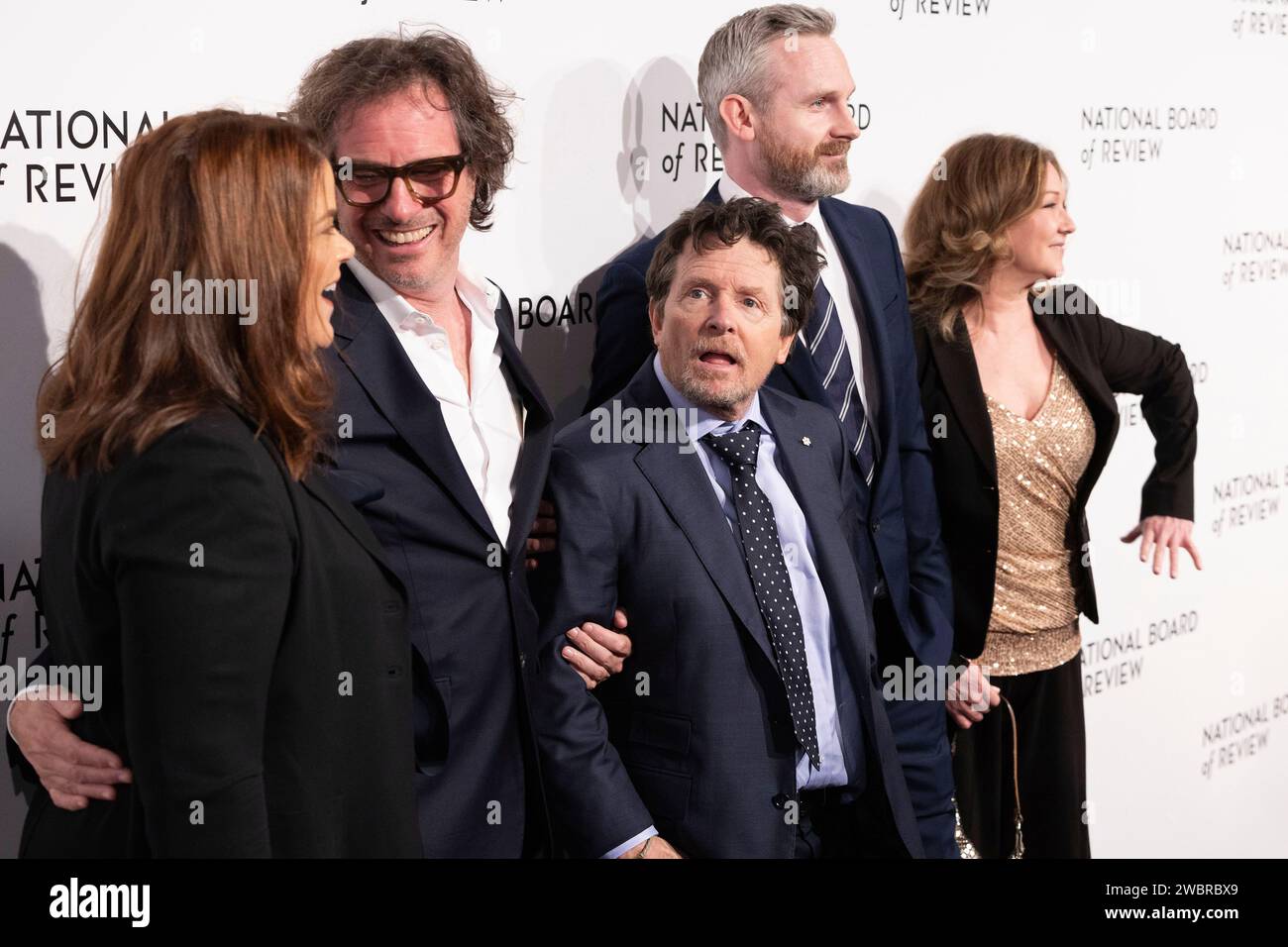 Nelle Fortenberry, Davis Guggenheim, Michael J. Fox, Mickey Harte und Annetta Marion BEI der National Board of Review Awards Gala 2024 im Cipriani 42nd Street. New York, 11.01.2024 Banque D'Images