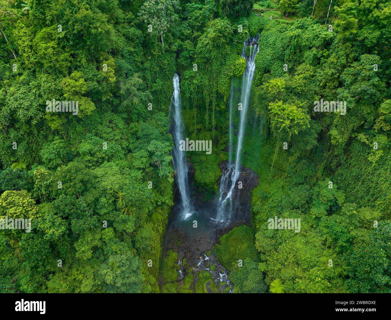 Vue aérienne de la cascade de Sekumpul sur l'île de Bali, Indonésie Banque D'Images
