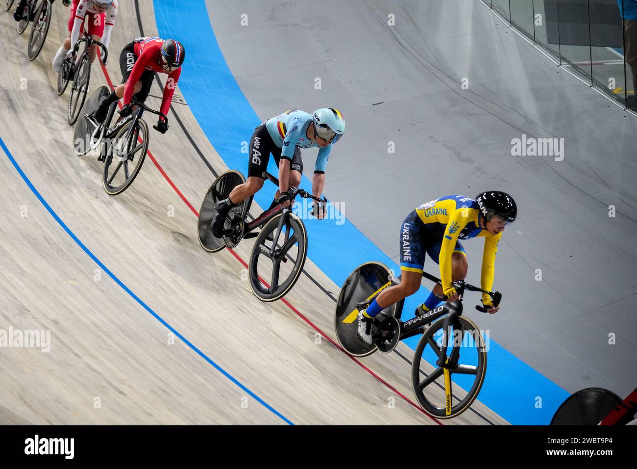 Apeldoorn, pays-Bas. 12 janvier 2024. APELDOORN, PAYS-BAS - 12 JANVIER : Lotte Kopecky, Tetiana Yashchenko d'Ukraine, Anita Yvonne Stenberg de Norvège lors du jour 3 des Championnats d'Europe UEC Track Elite 2024 à Omnisport le 12 janvier 2024 à Apeldoorn, pays-Bas. (Photo de Rene Nijhuis/Agence BSR) crédit : Agence BSR/Alamy Live News Banque D'Images