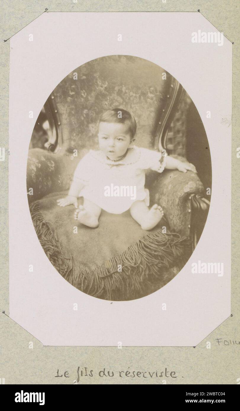 Portrait de Lucien Marotte bébé de 6 mois, 1896 photographie peut-être ici, au vu de la légende et de la photo précédente, le fils du photographe Marotte est représenté. Papier algérien. Support photographique bébé, bébé  les âges de l'homme Algérie Banque D'Images