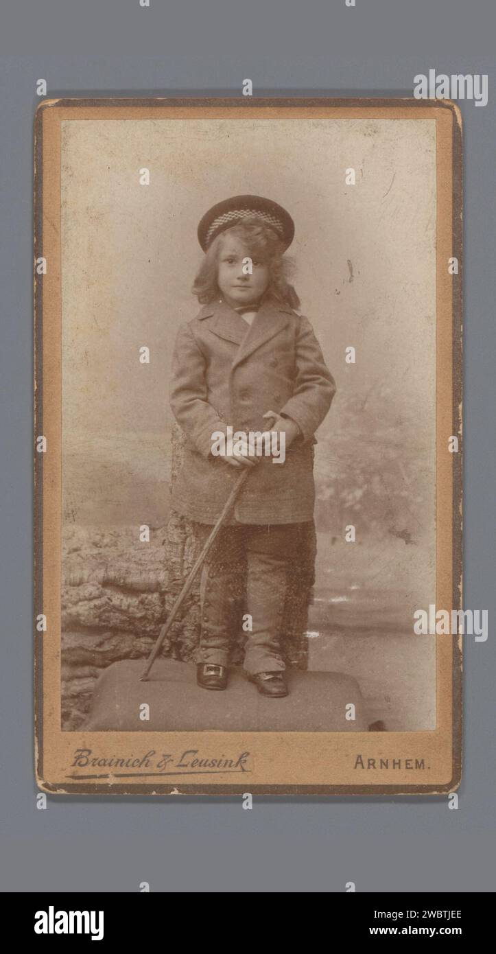 Portrait de Darwine d'Abo, quatre ans, Brainich & Leusink, 1881 - 1904 Photographie. Carte de visite Arnhem baryta papier. tout-petit en carton. personnages historiques Banque D'Images