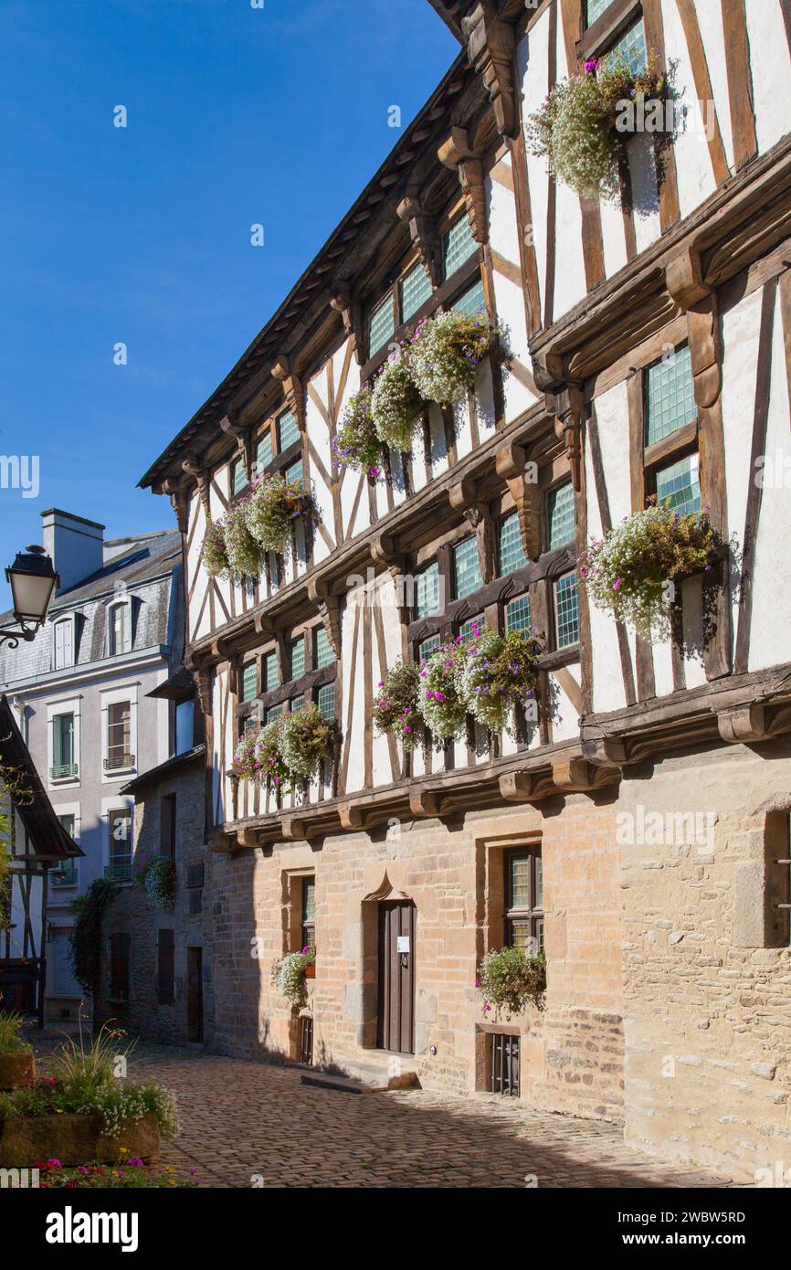 Quimperlé, France - octobre 09 2021 : la Maison des archers est une belle maison bourgeoise de la seconde moitié du 16e siècle Banque D'Images