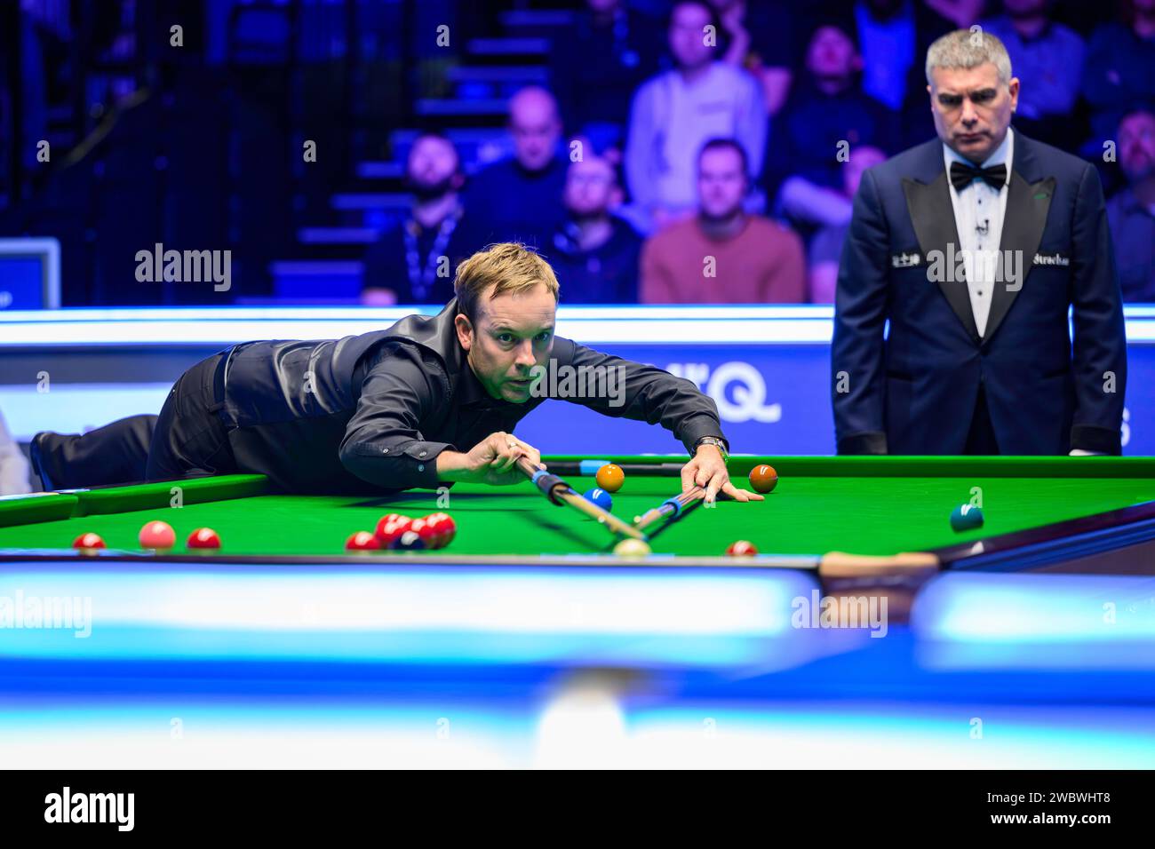 LONDRES, ROYAUME-UNI. 12 janvier 2024. Ali carter au jour 5 match entre Judd Trump et Ali carter lors du MRQ Masters 2024 à Alexandra Palace le vendredi 12 janvier 2024 à LONDRES EN ANGLETERRE. Crédit : Taka G Wu/Alamy Live News Banque D'Images