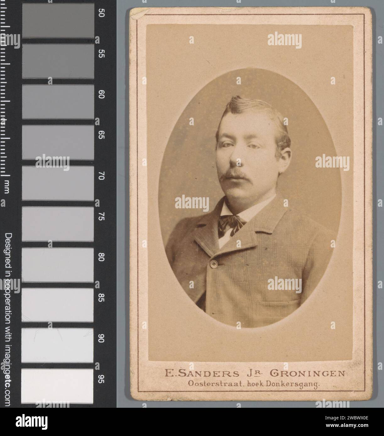 Portrait d'un homme inconnu, Elkan Sanders Jr., 1886 - 1891 Photographie. Carte de visite papier Groningen (province). papier blanc en carton personnes historiques. homme adulte Banque D'Images