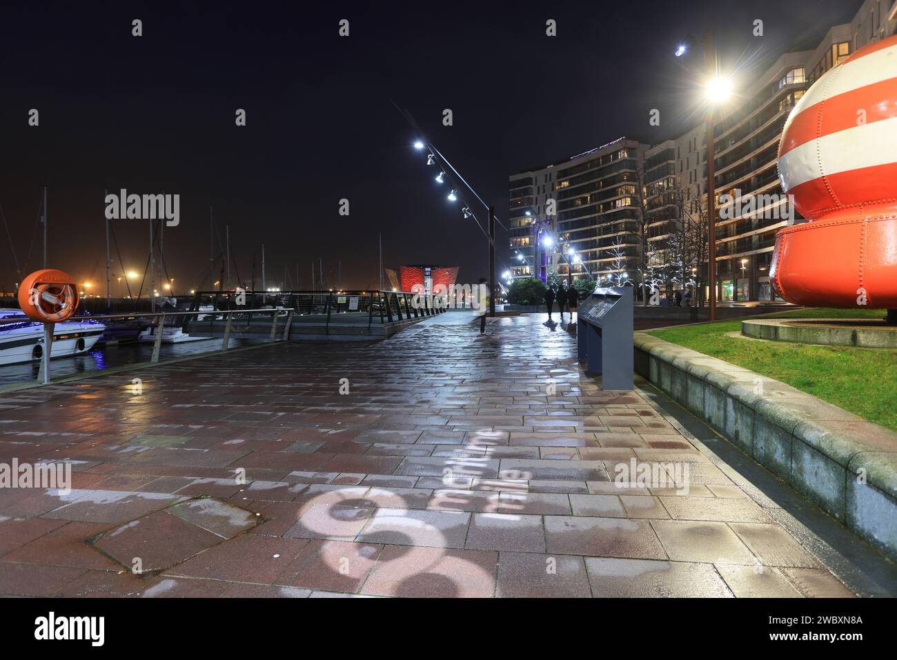 Le Maritime Trail sur Queen's Quay, dans le Titanic Quarter, Belfast, ni, Royaume-Uni Banque D'Images