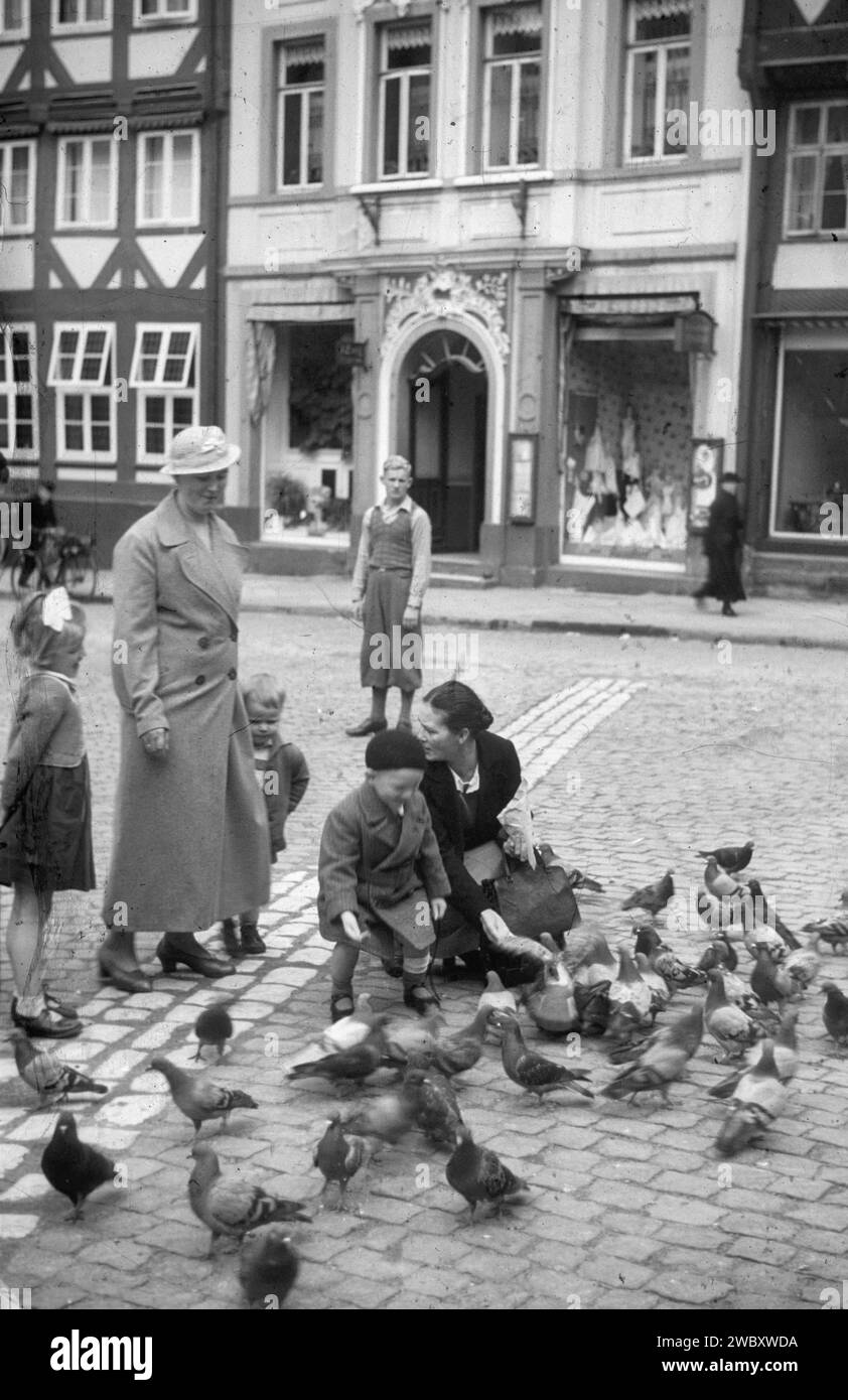 Image historique de Braunschweig ou Hildesheim années 1930, Allemagne, c'est une image en noir et blanc avec des rayures Banque D'Images