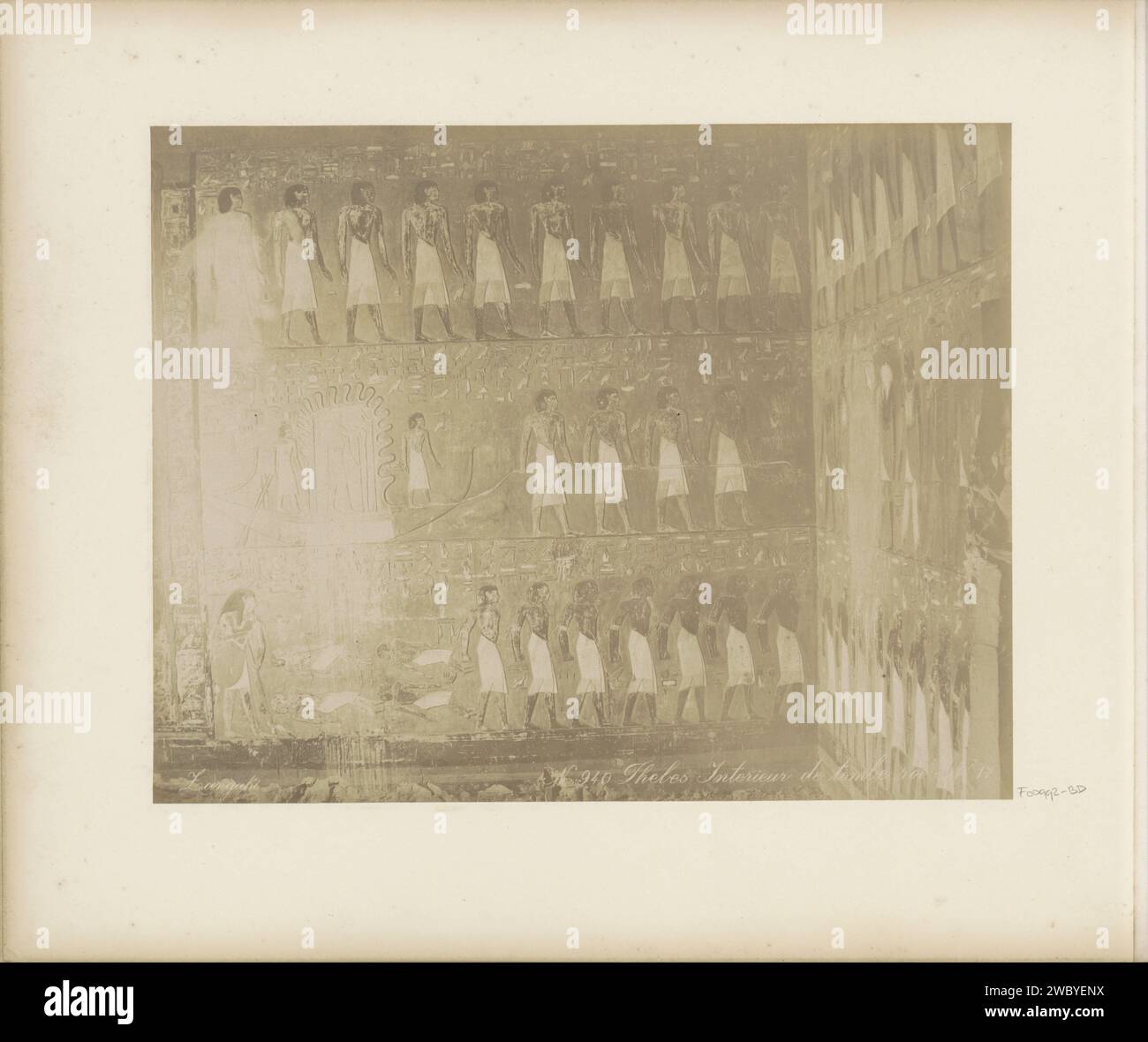 Tombe Van Seti I (KV17) dans les vues de Vallei de Koning, ils (Louxor), C. & G. J'ai manqué, C. 1870 - C. 1890 photo partie de l'album de voyage avec 80 photos d'Egypte. Thebes carton. papier. support photographique albumen print tombe, tombe. Hiéroglyphes égyptiens Louxor Banque D'Images