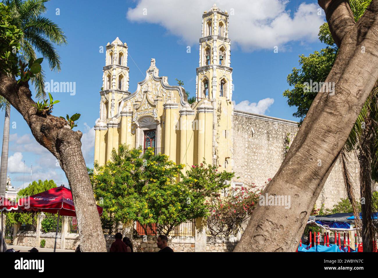 Merida Mexique, centro historico quartier historique central, Saint Jean Baptiste San Juan Bautista, église catholique, extérieur extérieur, entrée principale du bâtiment Banque D'Images