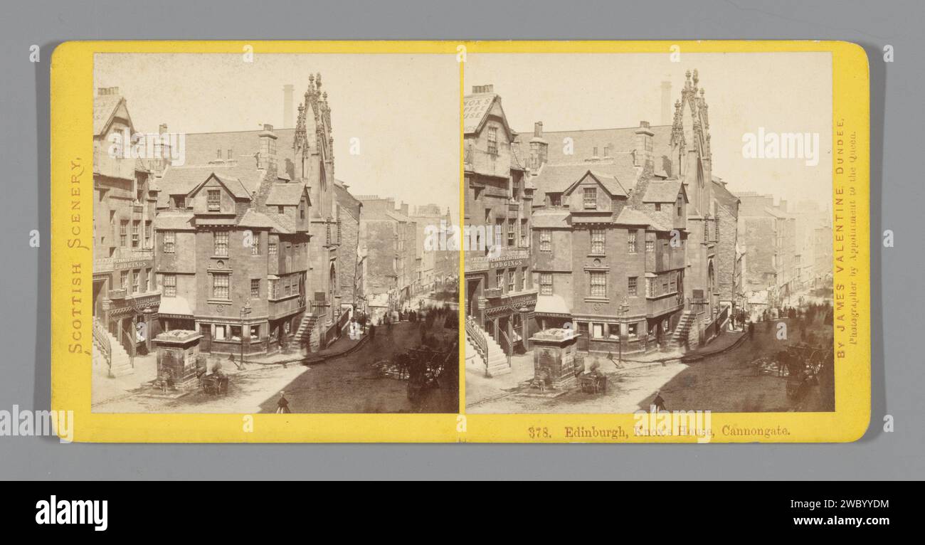 Vue de la maison John KNOX à Édimbourg, James Valentine, c. 1850 - c. 1880 stéréographe Edinburgh Cardboard. support photographique impression albumine façade (de maison ou de bâtiment). Place du village, place Edimbourg Banque D'Images