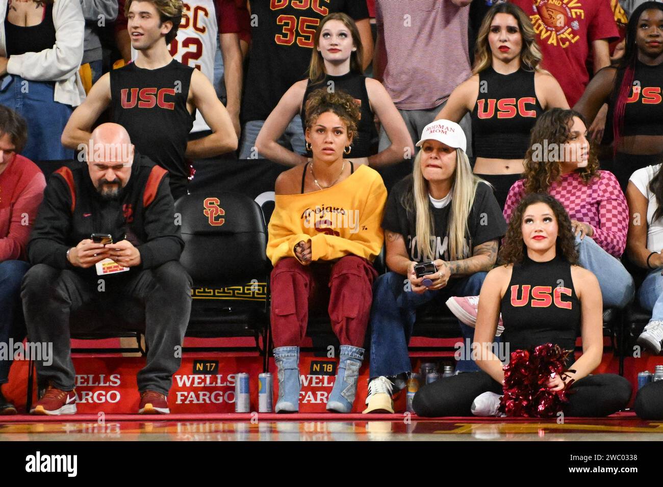 La joueuse de soccer professionnelle américaine Trinity Rodman lors d'un match de basket-ball de la NCAA, jeudi 9 novembre 2023, à Los Angeles. Les chevaux de Troie de l'USC ont battu les Bakersfield 85-59. (Dylan Stewart/image du sport) Banque D'Images