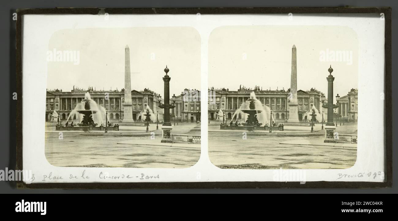 Vue de la place de la Concorde à Paris, France, Anonyme, 1856 - 1890 verre. Seal Rand : carré de glissière de papier, lieu, cirque, etc. Fontaine ornementale place de la Concorde Banque D'Images