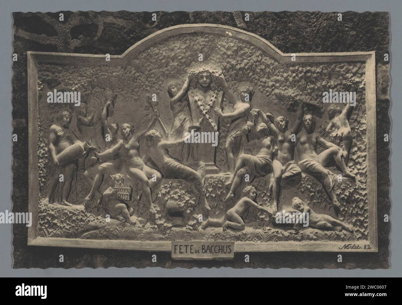 Le parti Bacchus, bas-relief sculpté dans la craie, Helio-Cachan, 1930-1960 papier d'impression photomécanique vénération de Bacchus. sculpture (+ relief  sculpture) Banque D'Images