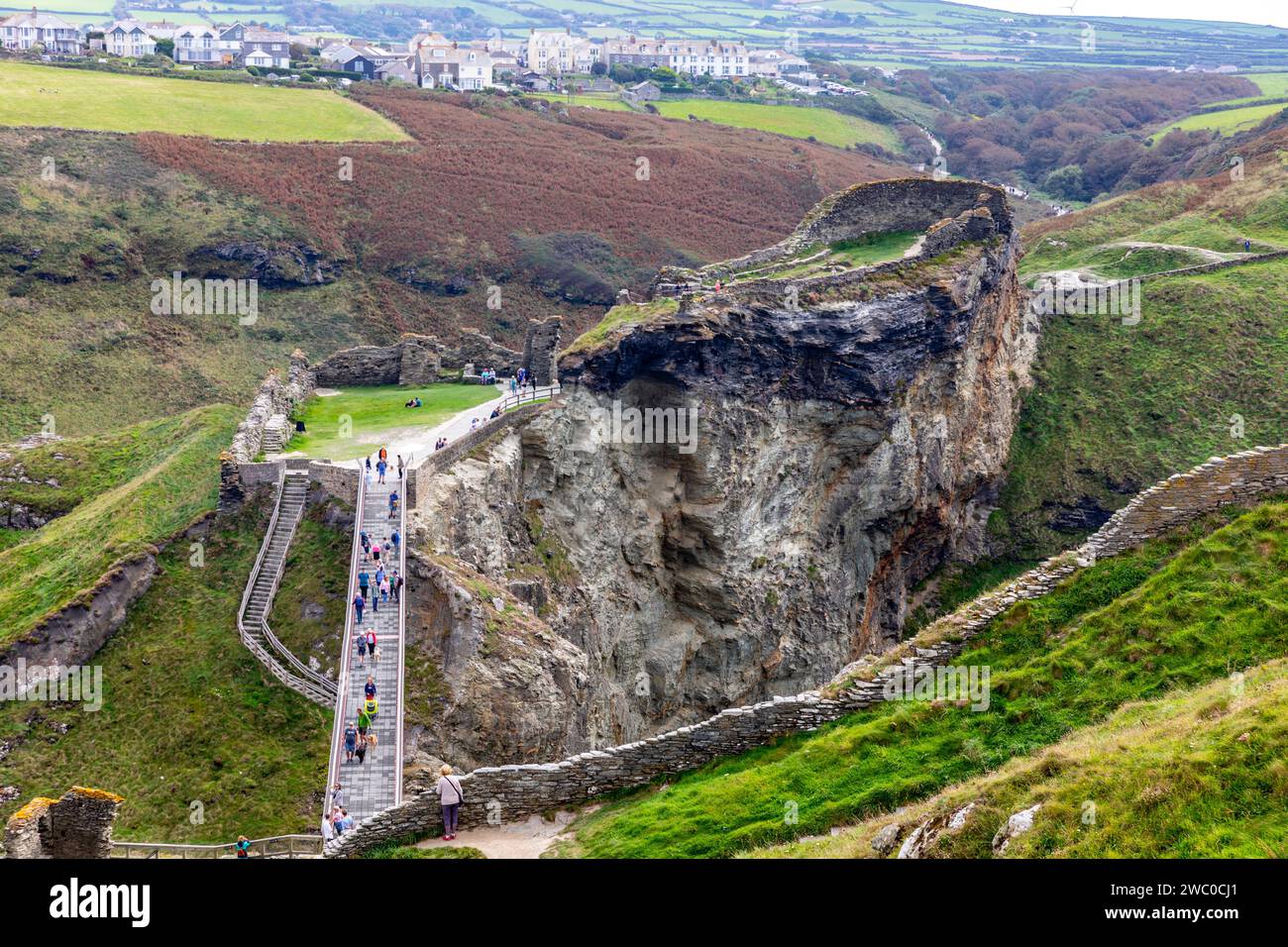 Château de Tintagel et roi Arthur sur la côte nord de Cornouailles, géré par English Heritage, Angleterre, Royaume-Uni, 2023 Banque D'Images