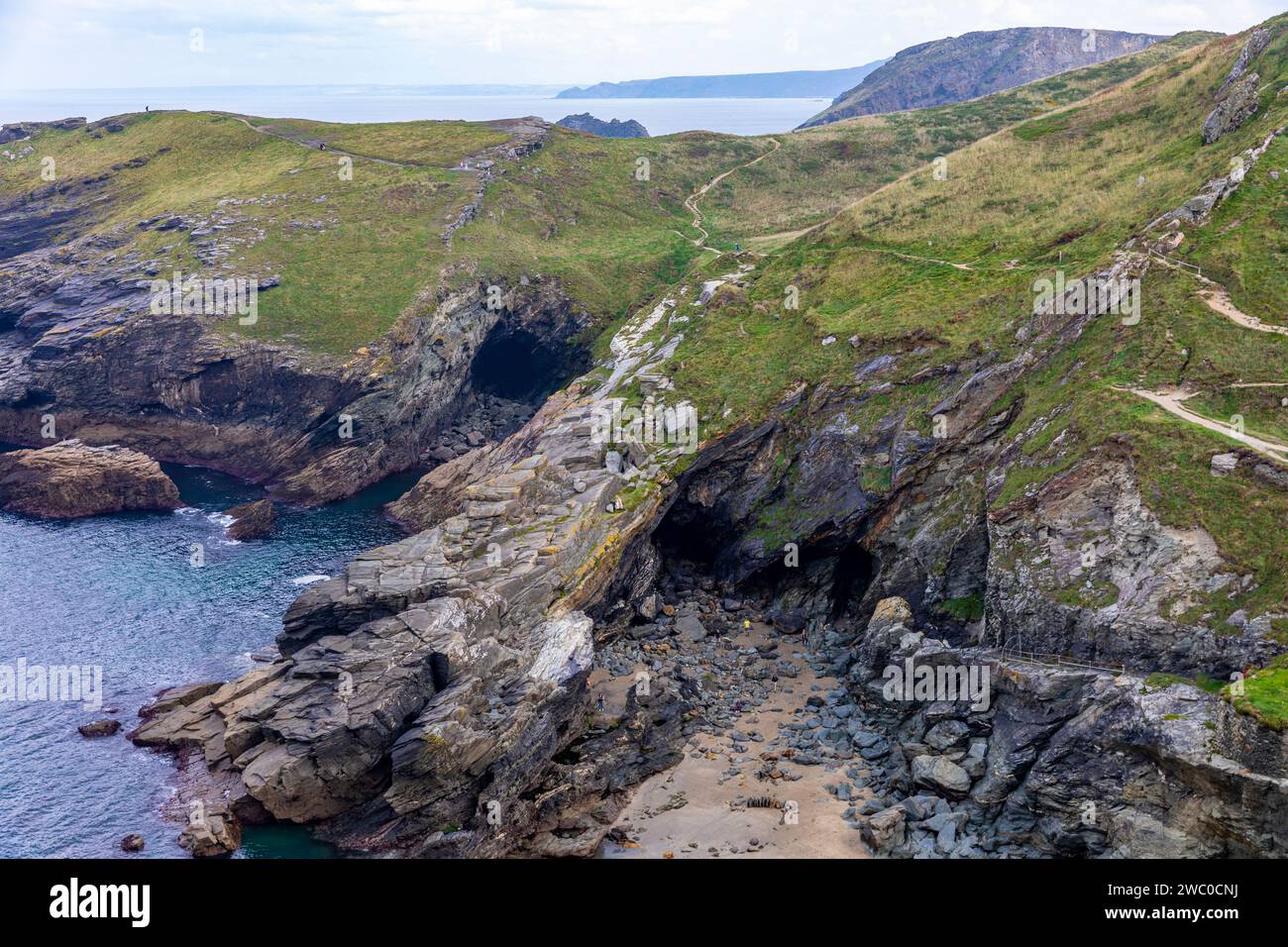 Château de Tintagel et roi Arthur sur la côte nord de Cornouailles, géré par English Heritage, Angleterre, Royaume-Uni, 2023 Banque D'Images