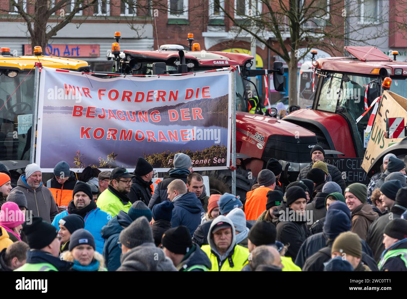 Kiel, 12.01.2023 Protestaktion der Bauern gegen die Streichung von Subventionen der Ampelregierung im Agrarbereich mit einer Traktoren-Sternfahrt mit Banque D'Images