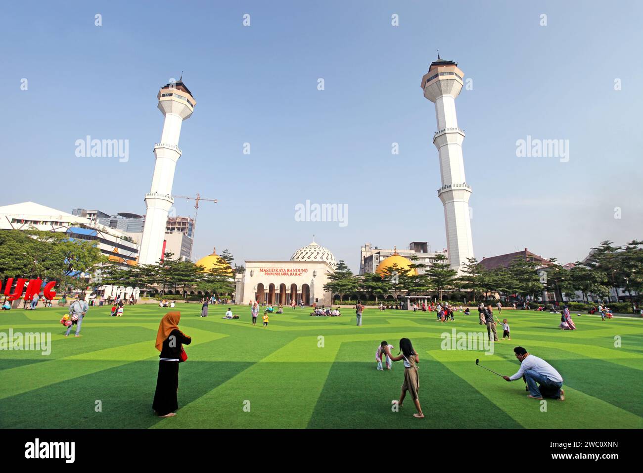 Grande Mosquée de Bandung ou Masjid Raya Bandung à Bandung, Java Ouest, Indonésie. Banque D'Images