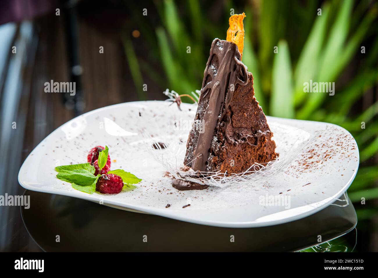 Bonbons pour une fête. Dessert sucré de fête d'anniversaire. Gâteau d'anniversaire et dessert. Art pâtissier Banque D'Images