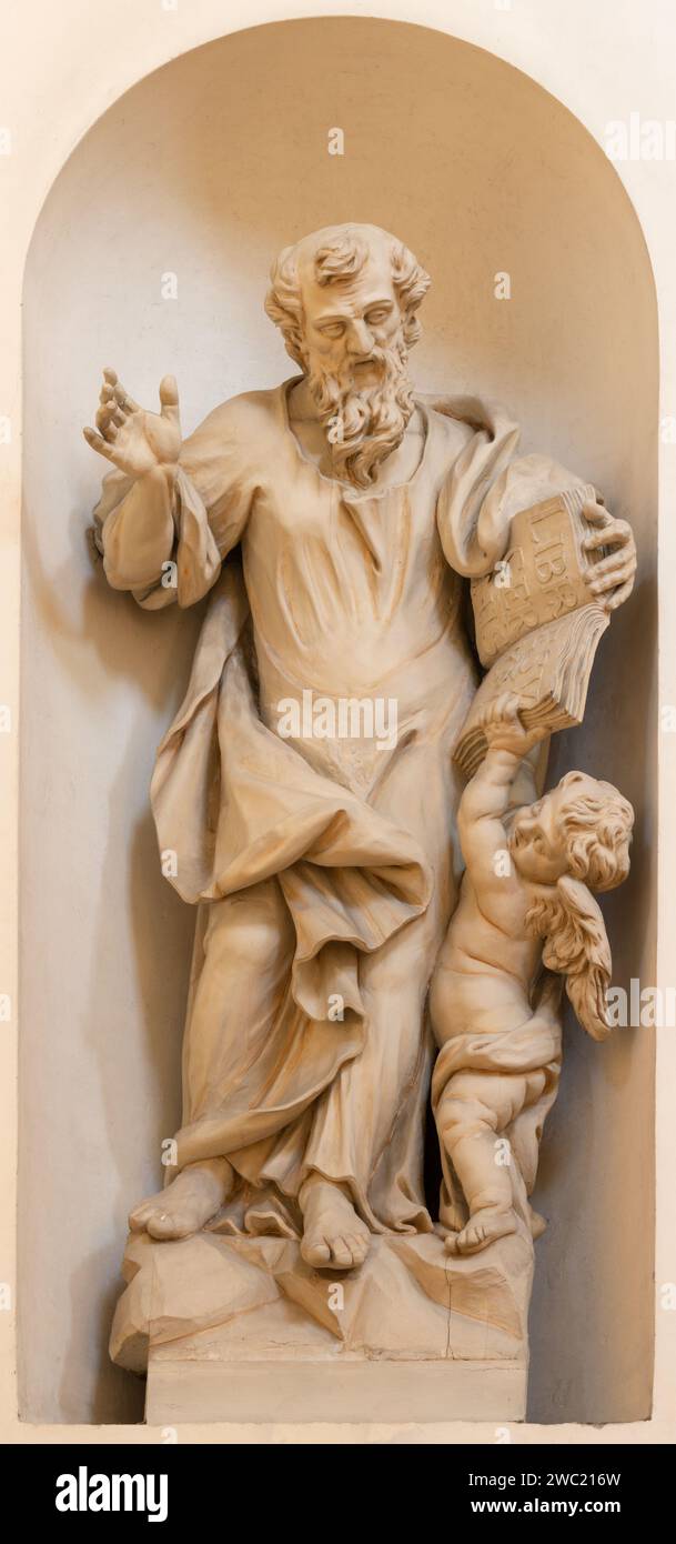 VICENCE, ITALIE - 6 NOVEMBRE 2023 : la satinée sculptée de Saint Matthieu l'Evangliste dans l'église Chiesa di San Filippo Neri par Orazio Marinali Banque D'Images