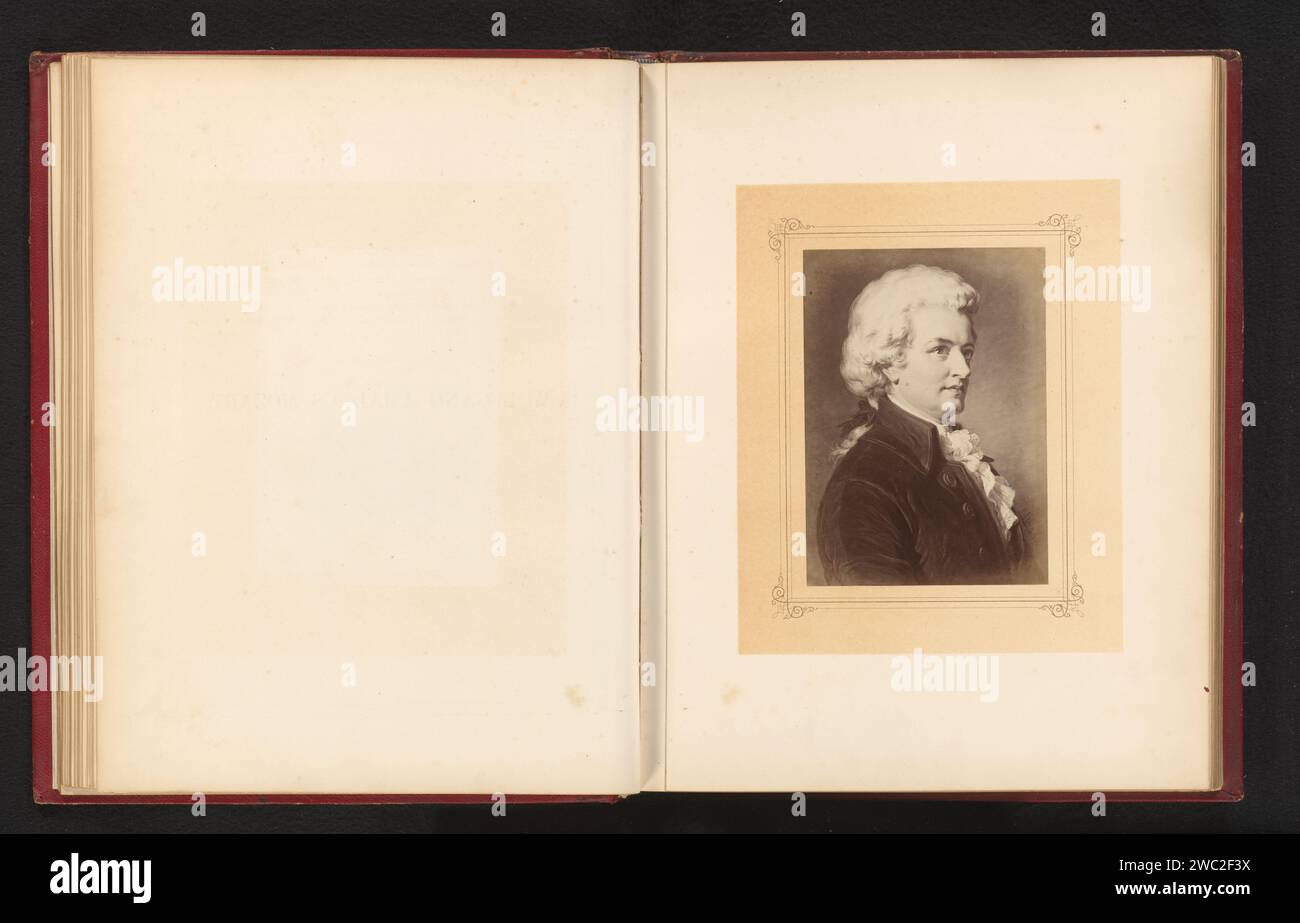 Production photographique d'un portrait peint de Wolfgang Amadeus Mozart par Carl Jaeger, Anonyme, Carl Jaeger, en ou après 1870 - en ou avant 1872 photographie papier imprimé albumen, peinture. portrait du compositeur Banque D'Images