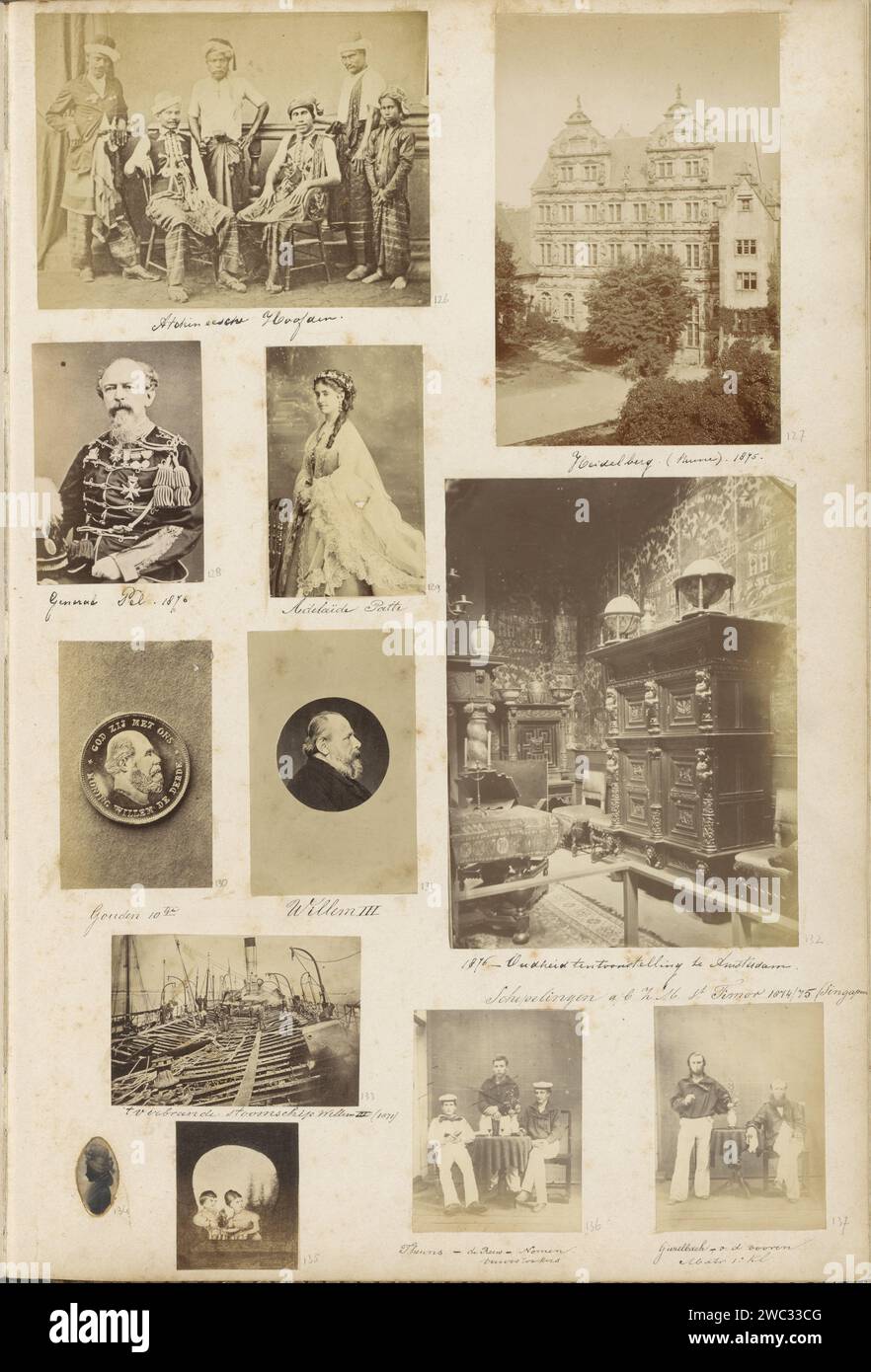 Chambre avec placards, chaises, globes et vases lors de l'exposition historique d'Amsterdam (1876) à l'Oudemannenhuis, 1876 photographie partie de l'album photo de Robert Daniel Crommelin (1841-1907). Le papier maison du vieil homme. Support photographique Albumen print exposition temporaire, 'salon' Amsterdam. Maison du vieil homme Banque D'Images
