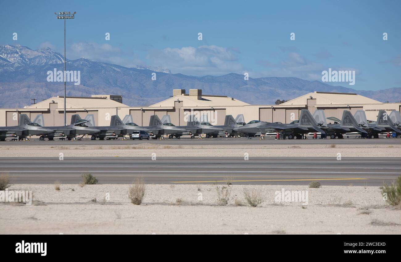 Flightline mit US-amerikanischen Kampfflugzeugen Stealth der U.S. Air ...