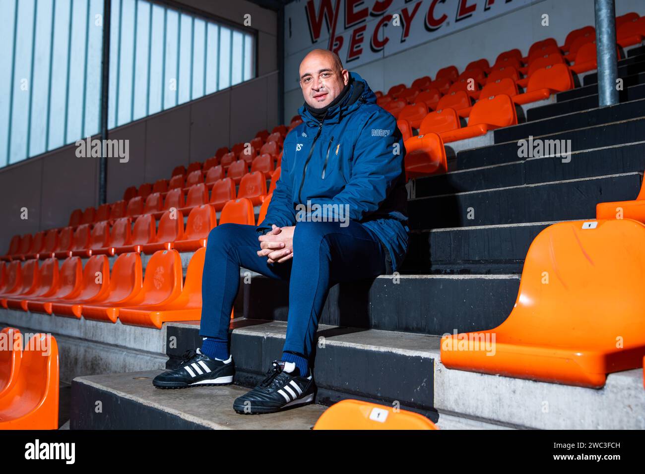 VOLENDAM, Kras Stadium, 13-01-2024, saison 2023/2024, football néerlandais d'Eredivisie. Portrait de l'entraîneur/entraîneur du FC Volendam Regillio Simons. Crédit : Pro Shots/Alamy Live News Banque D'Images