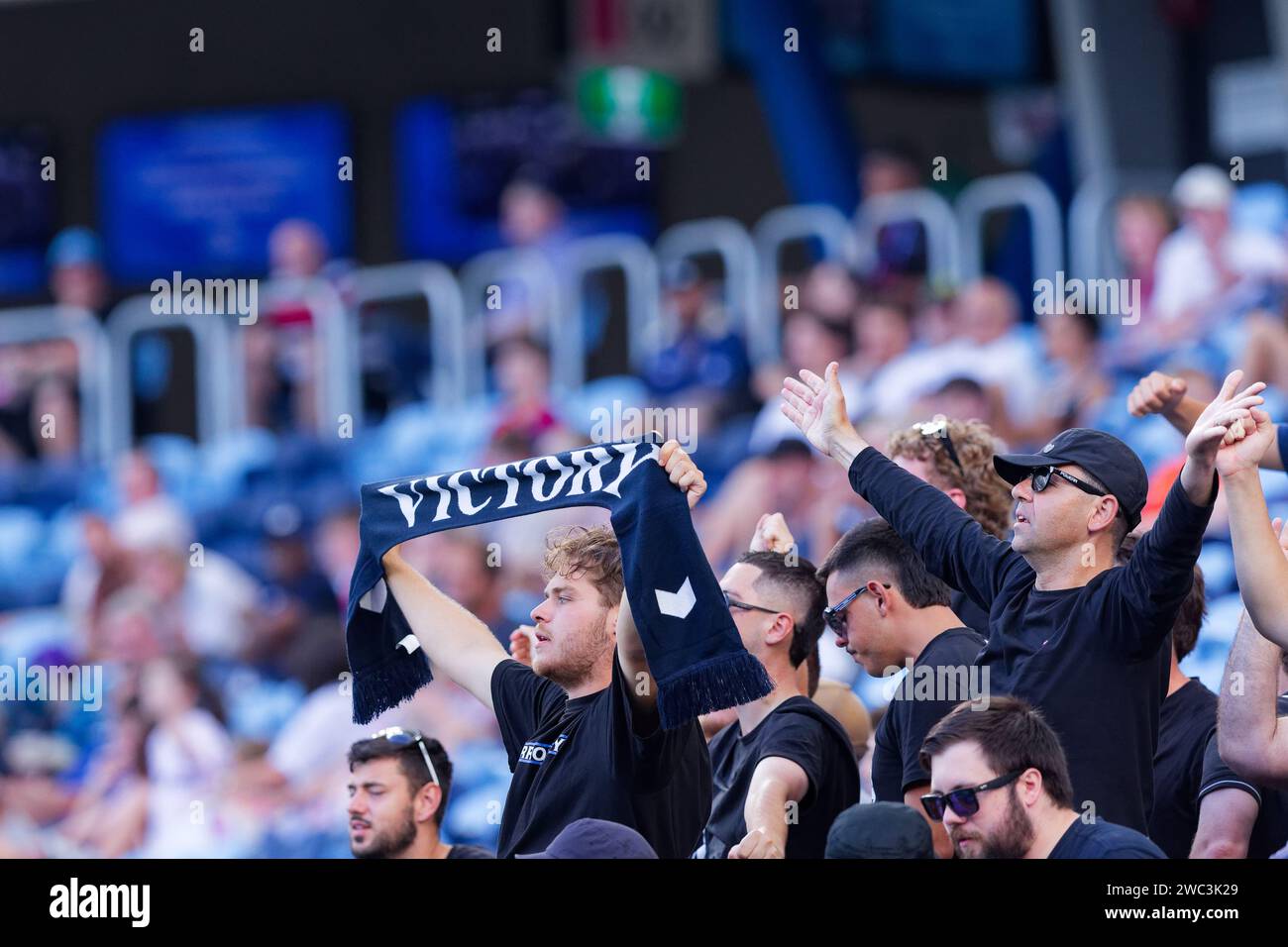 Sydney, Australie. 13 janvier 2024. Les supporters de Melbourne Victory montrent leur soutien lors du match de Rd27 hommes de la A-League entre les Central Coast Mariners et Melbourne Victory au stade Allianz le 13 janvier 2024 à Sydney, Australie Credit : IOIO IMAGES/Alamy Live News Banque D'Images