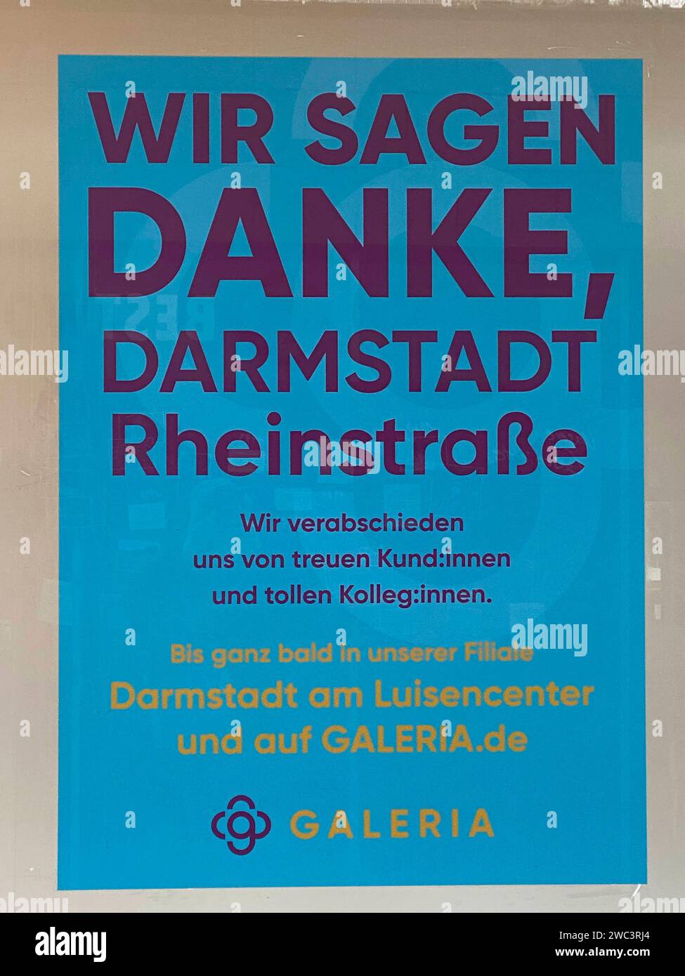 Kaufhof schließt 13.01.2024 in der Darmstädter Innenstadt am Weißen Turm schließt das Kaufhaus Kaufhof schließt 13.01.2024 in der Darmstädter Innenstadt am Weißen Turm schließt das Kaufhaus