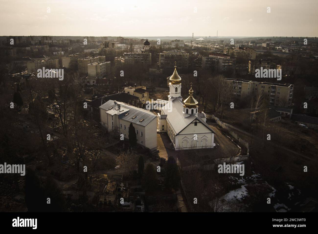 Vue aérienne de l'église des vieux croyants à Vilnius, une église orthodoxe orientale dans le quartier Naujininkai de Vilnius, Lituanie. Banque D'Images