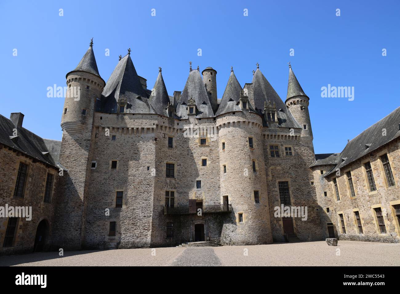 Château de Jumilhac (13e-18e siècle), château fort rénové à la Renaissance, en Périgord Vert. Histoire, voyage dans le passé, architectur Banque D'Images Château de Jumilhac (13e-18e siècle), château fort rénové à la Renaissance, en Périgord Vert. Histoire, voyage dans le passé, architectur Banque D'Images