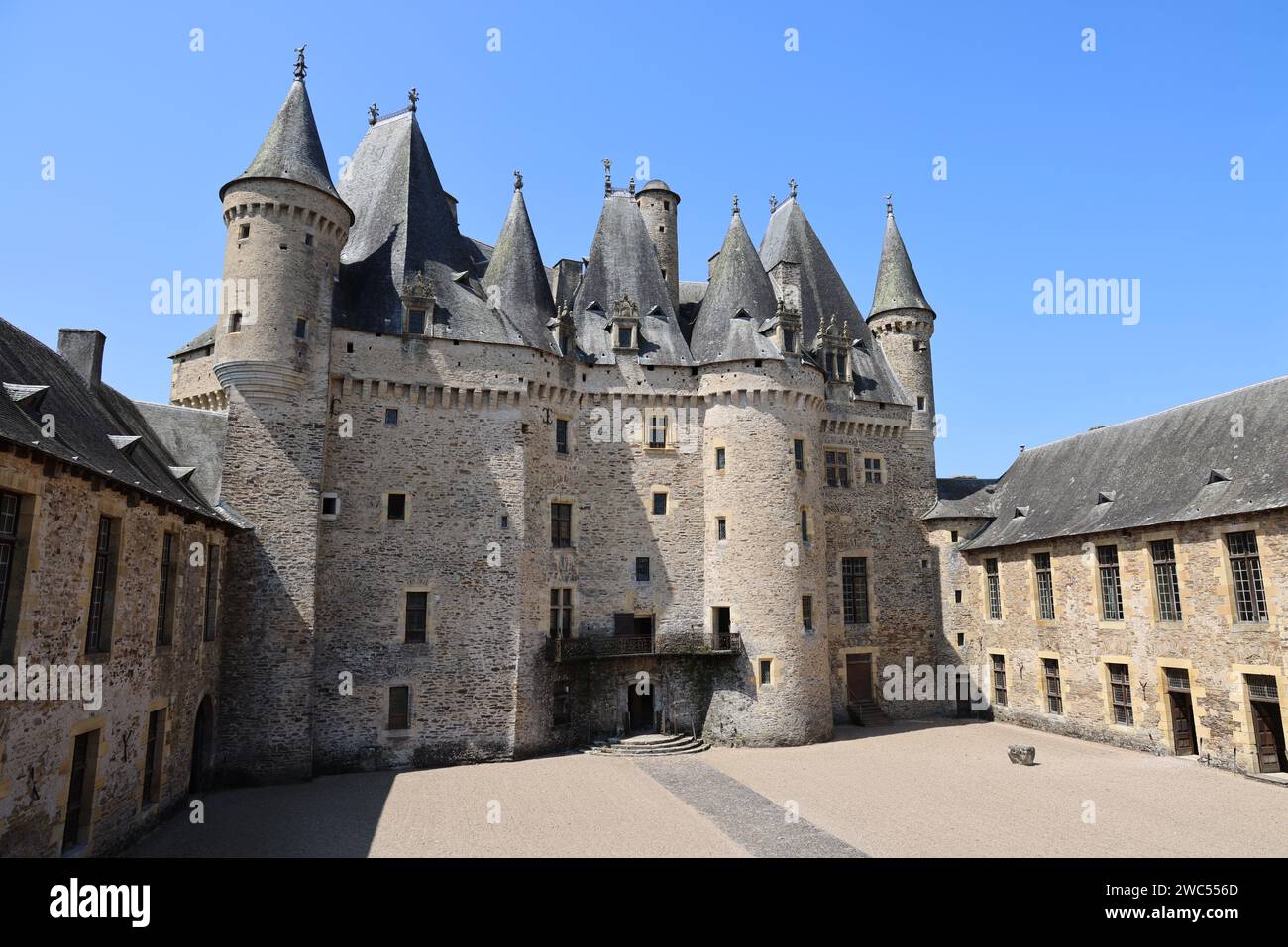 Château de Jumilhac (13e-18e siècle), château fort rénové à la Renaissance, en Périgord Vert. Histoire, voyage dans le passé, architectur Banque D'Images Château de Jumilhac (13e-18e siècle), château fort rénové à la Renaissance, en Périgord Vert. Histoire, voyage dans le passé, architectur Banque D'Images