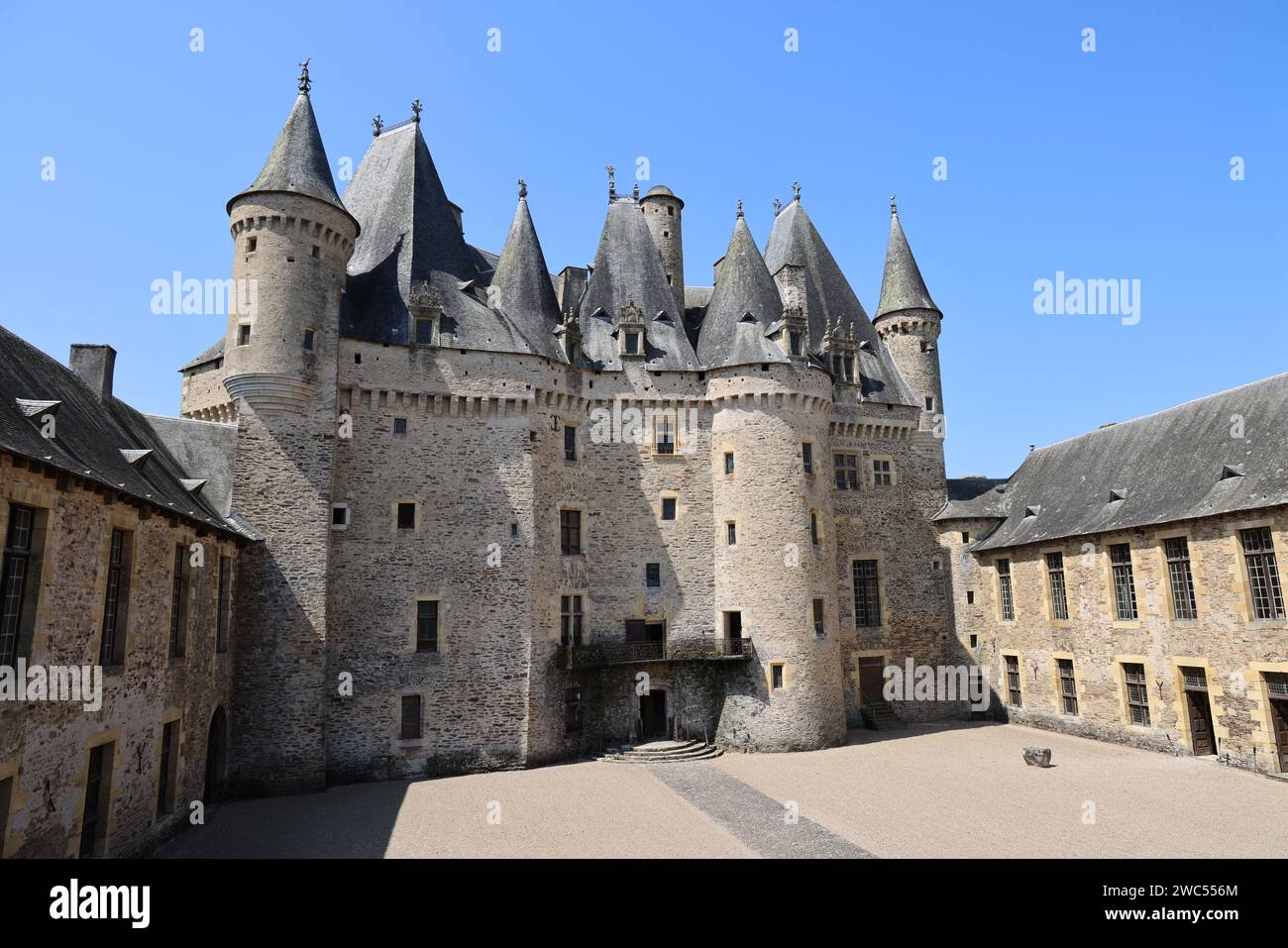 Château de Jumilhac (13e-18e siècle), château fort rénové à la Renaissance, en Périgord Vert. Histoire, voyage dans le passé, architectur Banque D'Images Château de Jumilhac (13e-18e siècle), château fort rénové à la Renaissance, en Périgord Vert. Histoire, voyage dans le passé, architectur Banque D'Images
