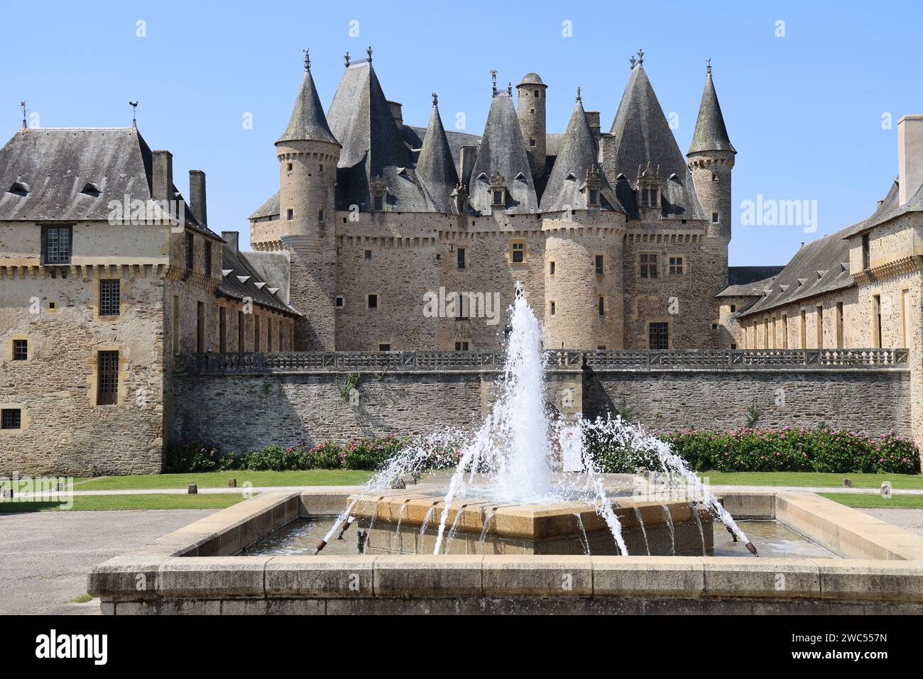 Château de Jumilhac (13e-18e siècle), château fort rénové à la Renaissance, en Périgord Vert. Histoire, voyage dans le passé, architectur Banque D'Images Château de Jumilhac (13e-18e siècle), château fort rénové à la Renaissance, en Périgord Vert. Histoire, voyage dans le passé, architectur Banque D'Images