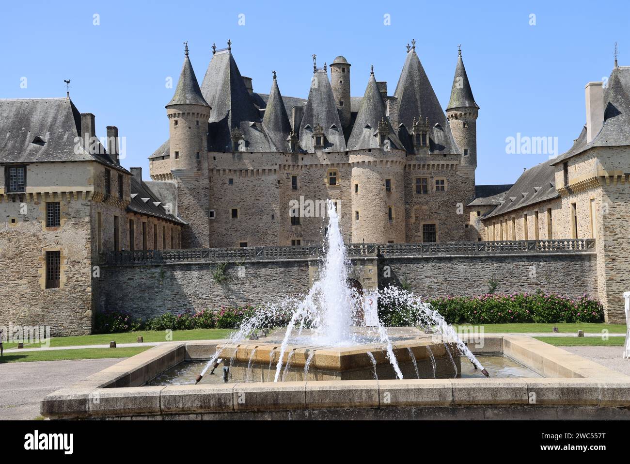 Château de Jumilhac (13e-18e siècle), château fort rénové à la Renaissance, en Périgord Vert. Histoire, voyage dans le passé, architectur Banque D'Images Château de Jumilhac (13e-18e siècle), château fort rénové à la Renaissance, en Périgord Vert. Histoire, voyage dans le passé, architectur Banque D'Images