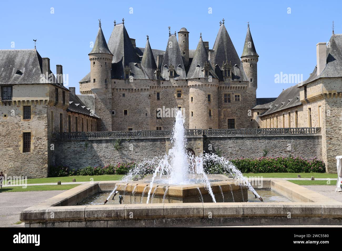 Château de Jumilhac (13e-18e siècle), château fort rénové à la Renaissance, en Périgord Vert. Histoire, voyage dans le passé, architectur Banque D'Images Château de Jumilhac (13e-18e siècle), château fort rénové à la Renaissance, en Périgord Vert. Histoire, voyage dans le passé, architectur Banque D'Images