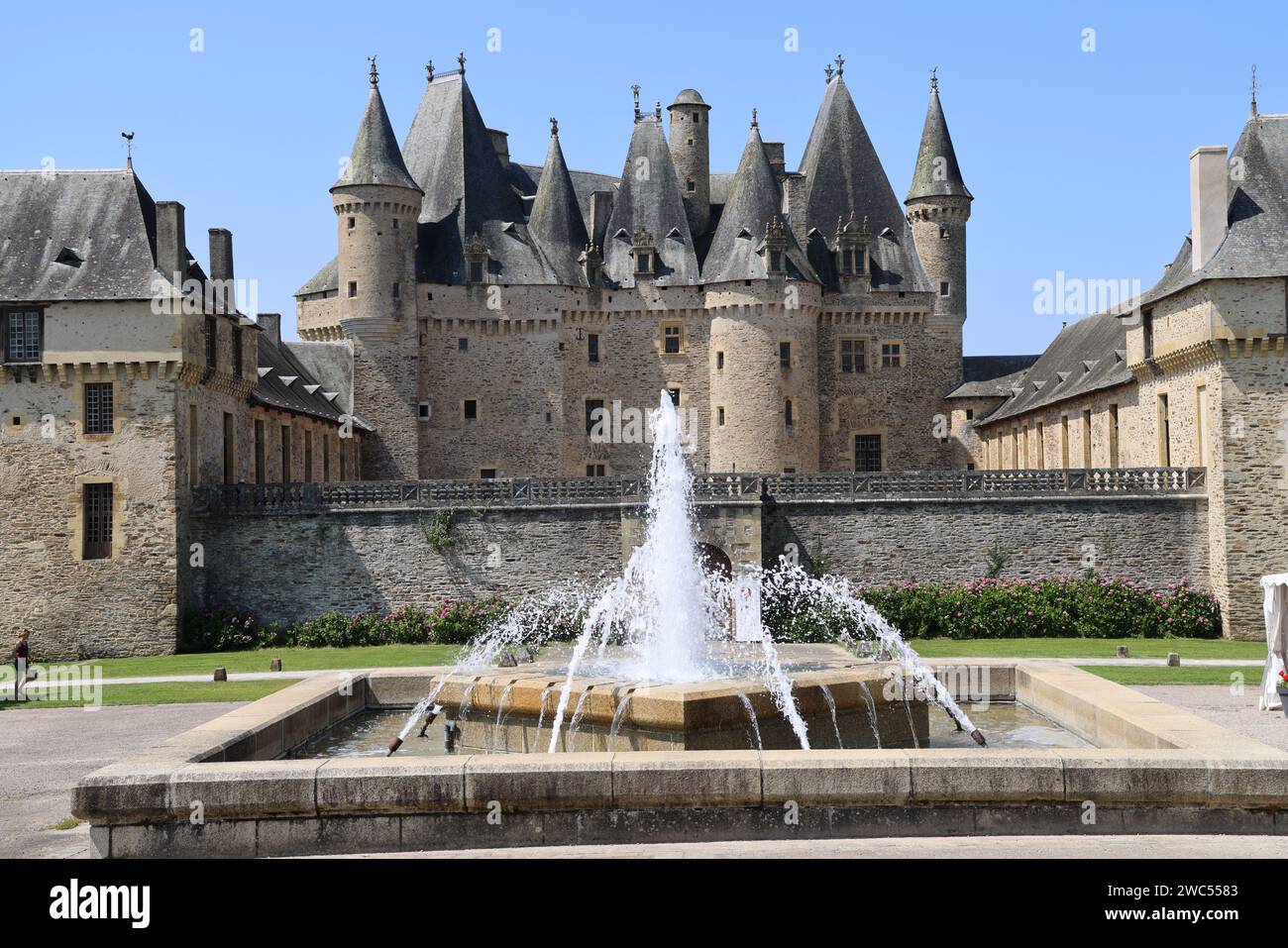 Château de Jumilhac (13e-18e siècle), château fort rénové à la Renaissance, en Périgord Vert. Histoire, voyage dans le passé, architectur Banque D'Images Château de Jumilhac (13e-18e siècle), château fort rénové à la Renaissance, en Périgord Vert. Histoire, voyage dans le passé, architectur Banque D'Images
