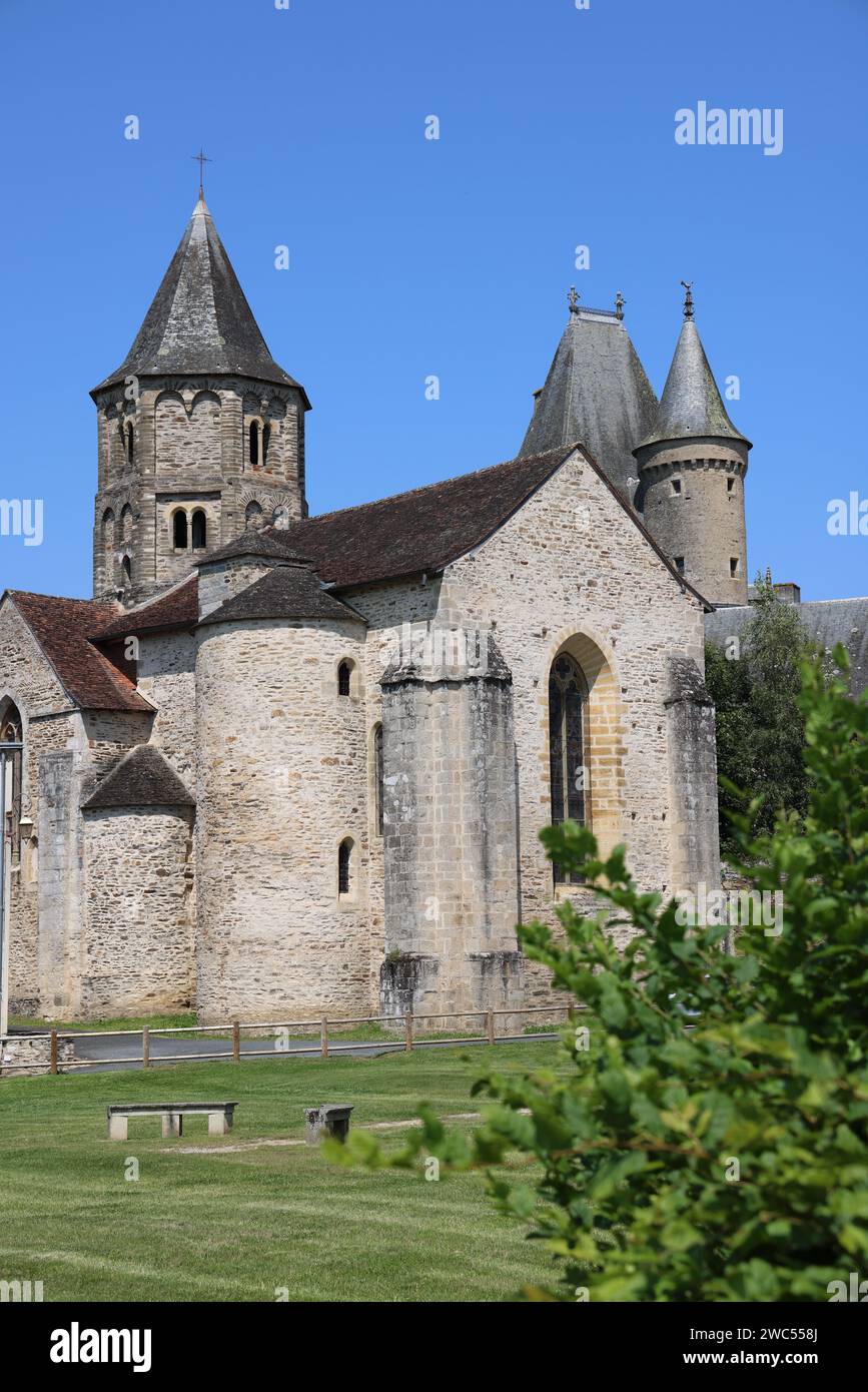 Château de Jumilhac (13e-18e siècle), château fort rénové à la Renaissance, en Périgord Vert. Histoire, voyage dans le passé, architectur Banque D'Images Château de Jumilhac (13e-18e siècle), château fort rénové à la Renaissance, en Périgord Vert. Histoire, voyage dans le passé, architectur Banque D'Images