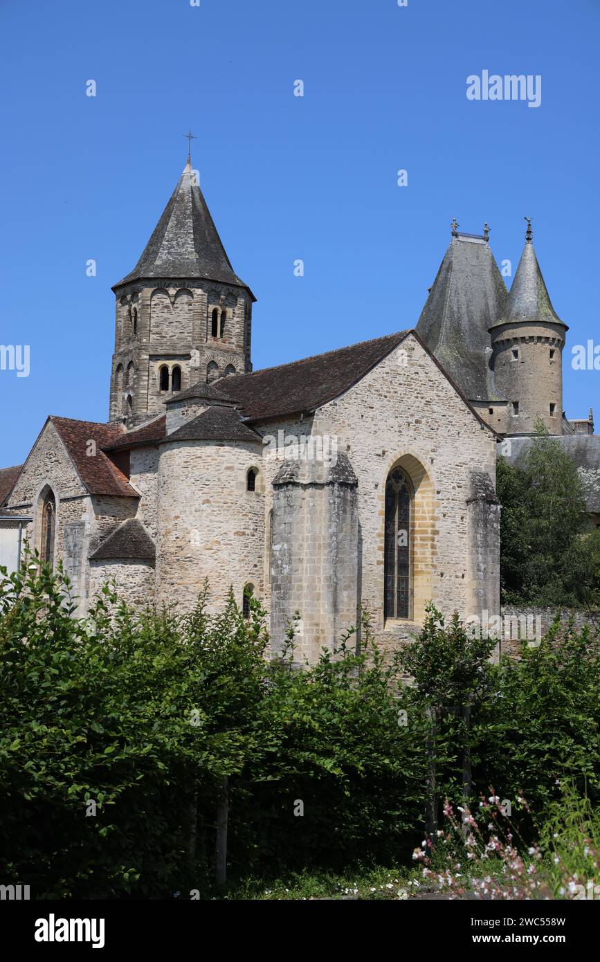 Château de Jumilhac (13e-18e siècle), château fort rénové à la Renaissance, en Périgord Vert. Histoire, voyage dans le passé, architectur Banque D'Images Château de Jumilhac (13e-18e siècle), château fort rénové à la Renaissance, en Périgord Vert. Histoire, voyage dans le passé, architectur Banque D'Images